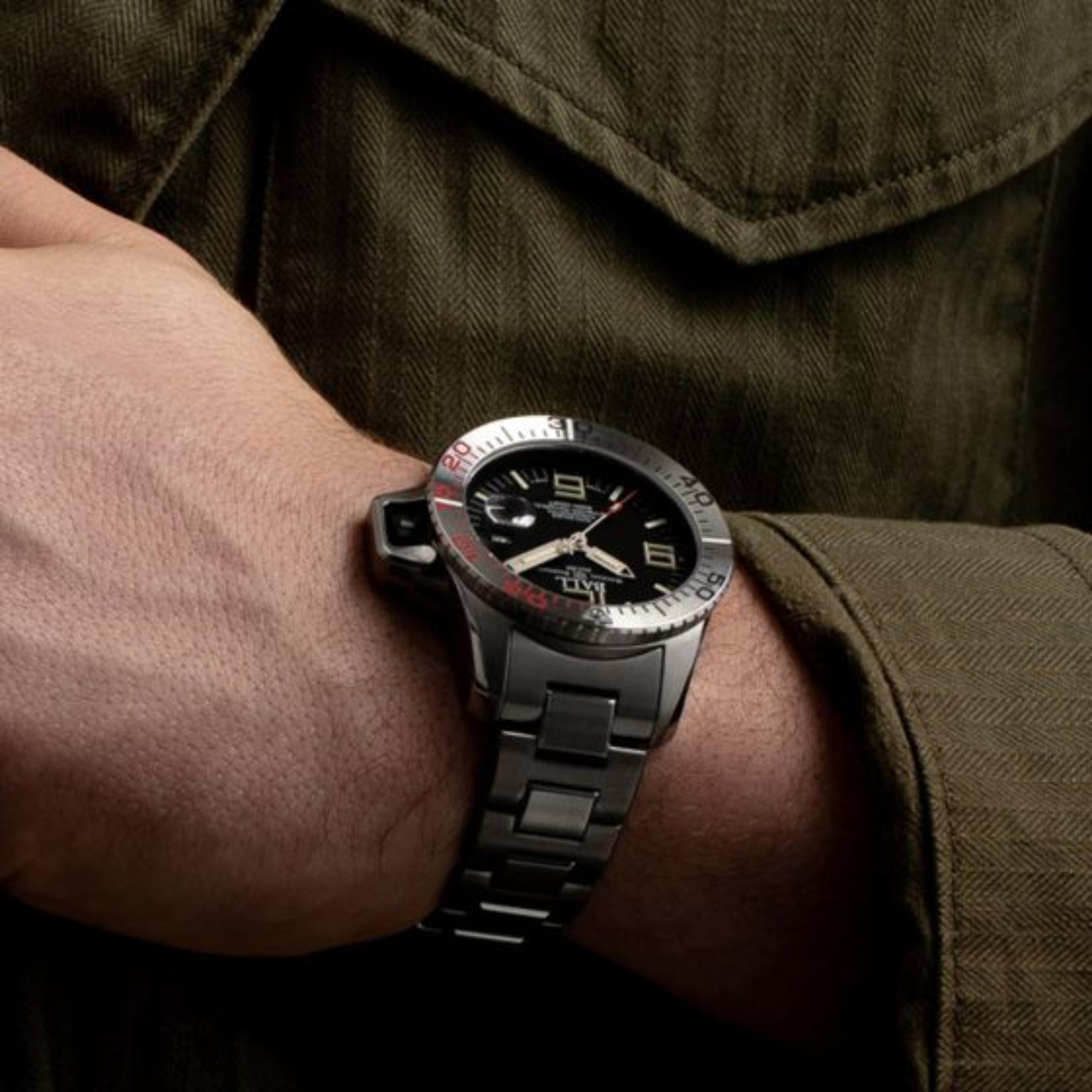 Ball Engineer Hydrocarbon EOD Limited Edition Automatik Schwarzes Zifferblatt Titan/Edelstahlarmband Herren Uhr DM3200A-S1C-BK