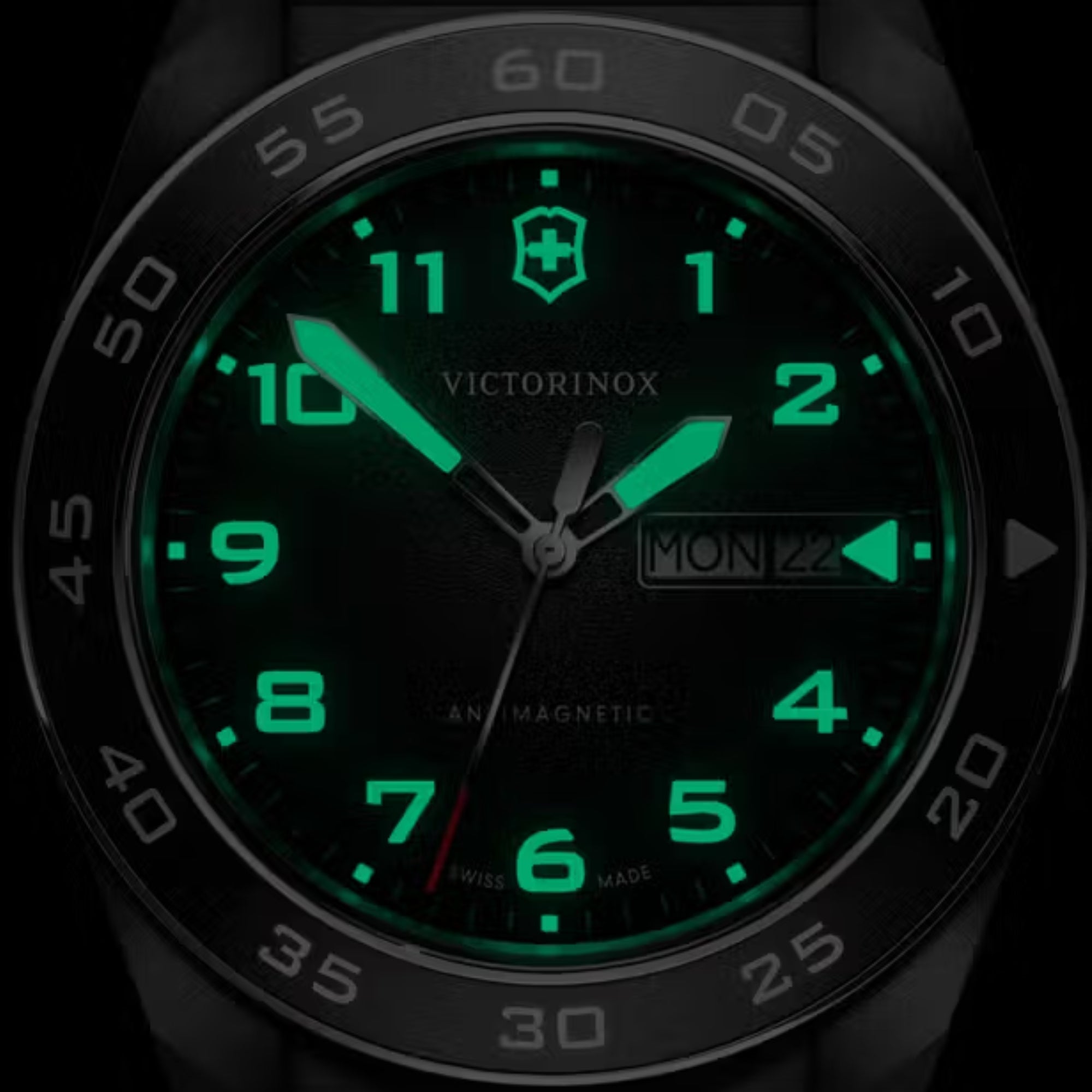Victorinox Swiss Army 42mm Schwarzes Zifferblatt Stahl Herren Quarz Uhr 242043