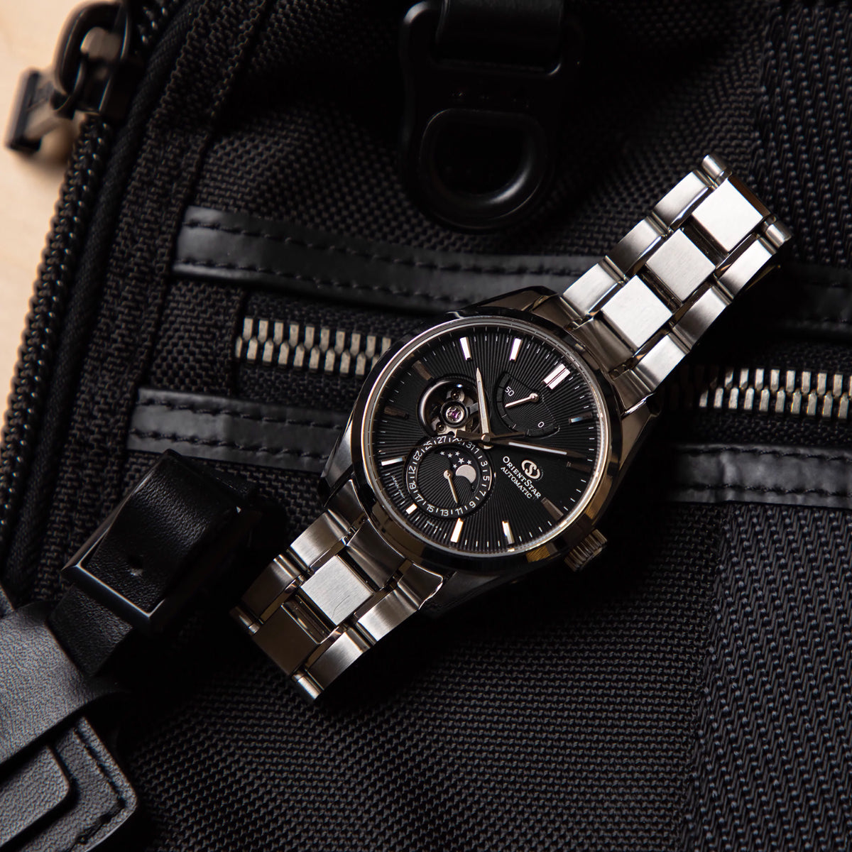 Orient Star Mondphase 41mm halb skelettiertes schwarzes Zifferblatt Stahl Herren Automatik Uhr RE-AY0001B00B