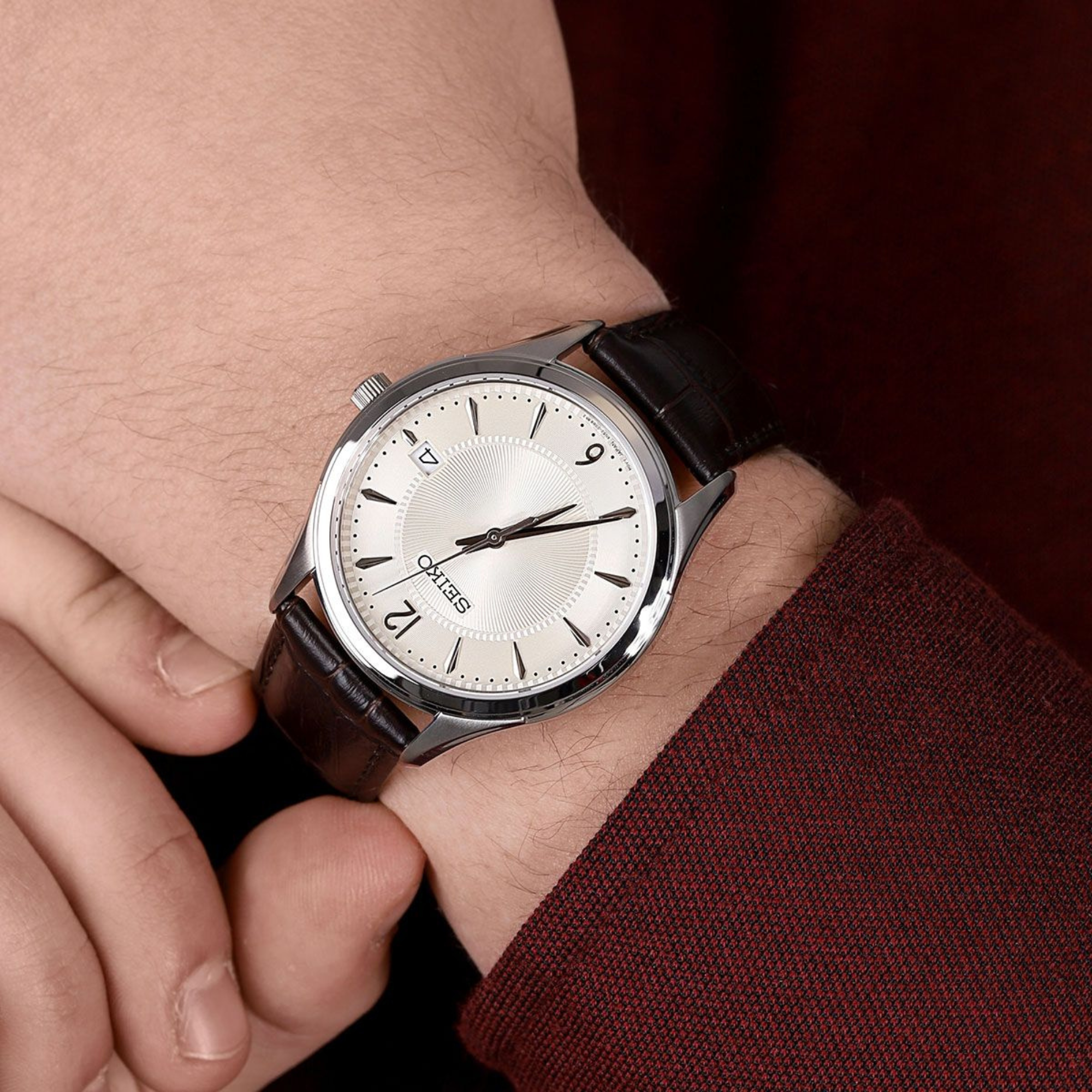 Seiko Essentials 39mm Ivory Dial Leather Mens Quartz Watch SUR421P1