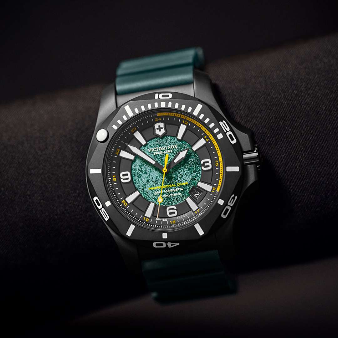 Victorinox I.N.O.X 45mm Professionelle Taucher Limited Edition Schwarzes Zifferblatt Gummi Herren Quarz Uhr 241957.1
