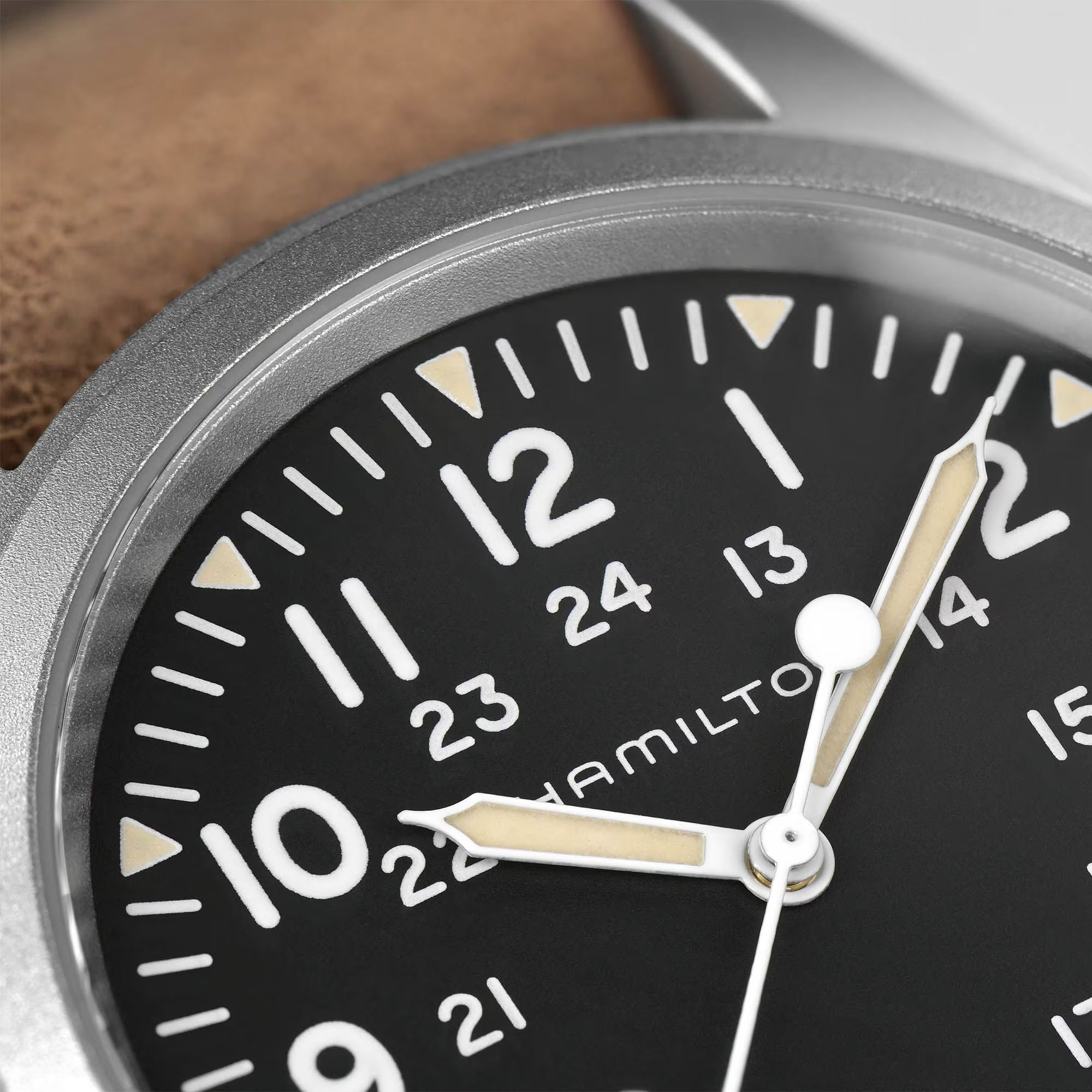 Hamilton Khaki Field H69439531 black dial with Arabic numerals and 24-hour scale close-up