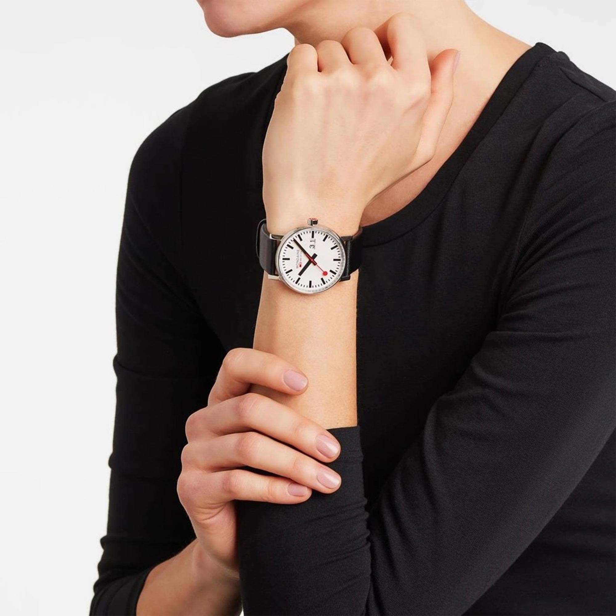 Mondaine evo2 Big Schwarzes Lederarmband Weißes Zifferblatt Uhr MSE.40210.LB