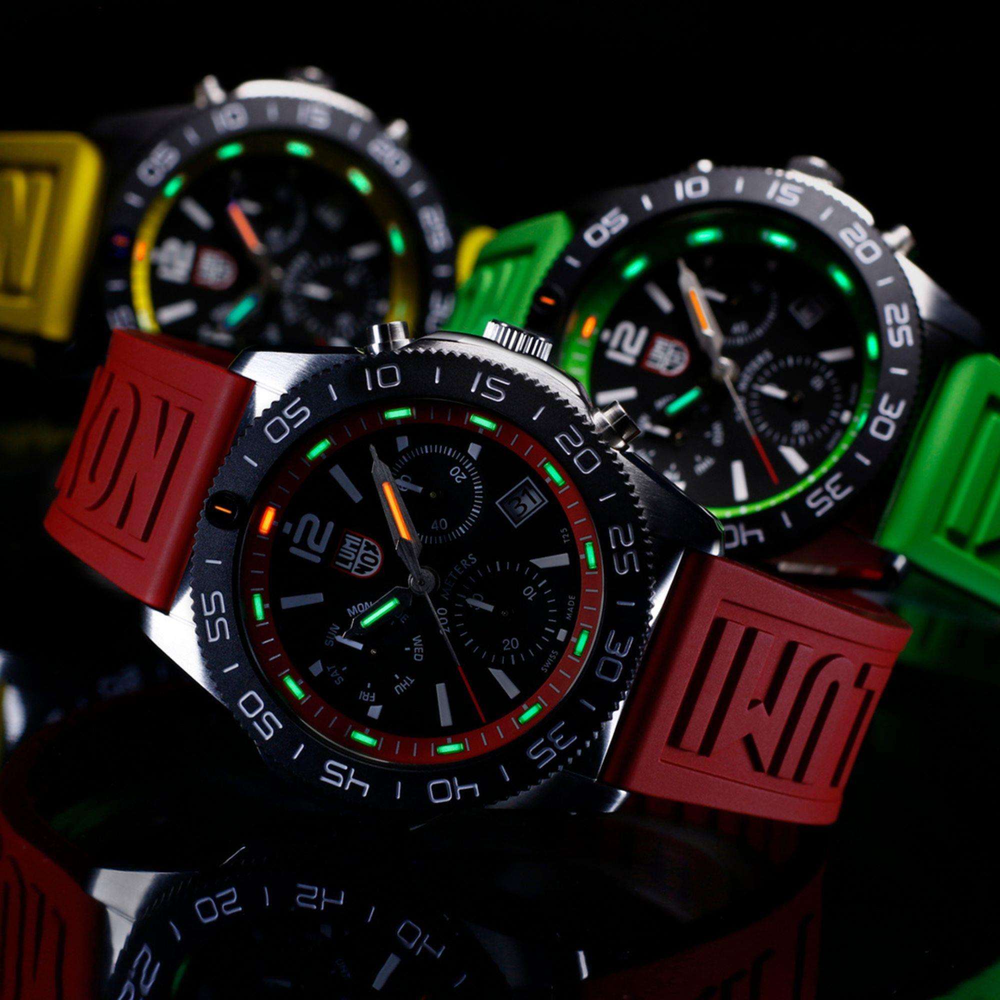 Luminox Pacific Diver Chronograph Rotes Gummiband Herren Uhr XS.3155