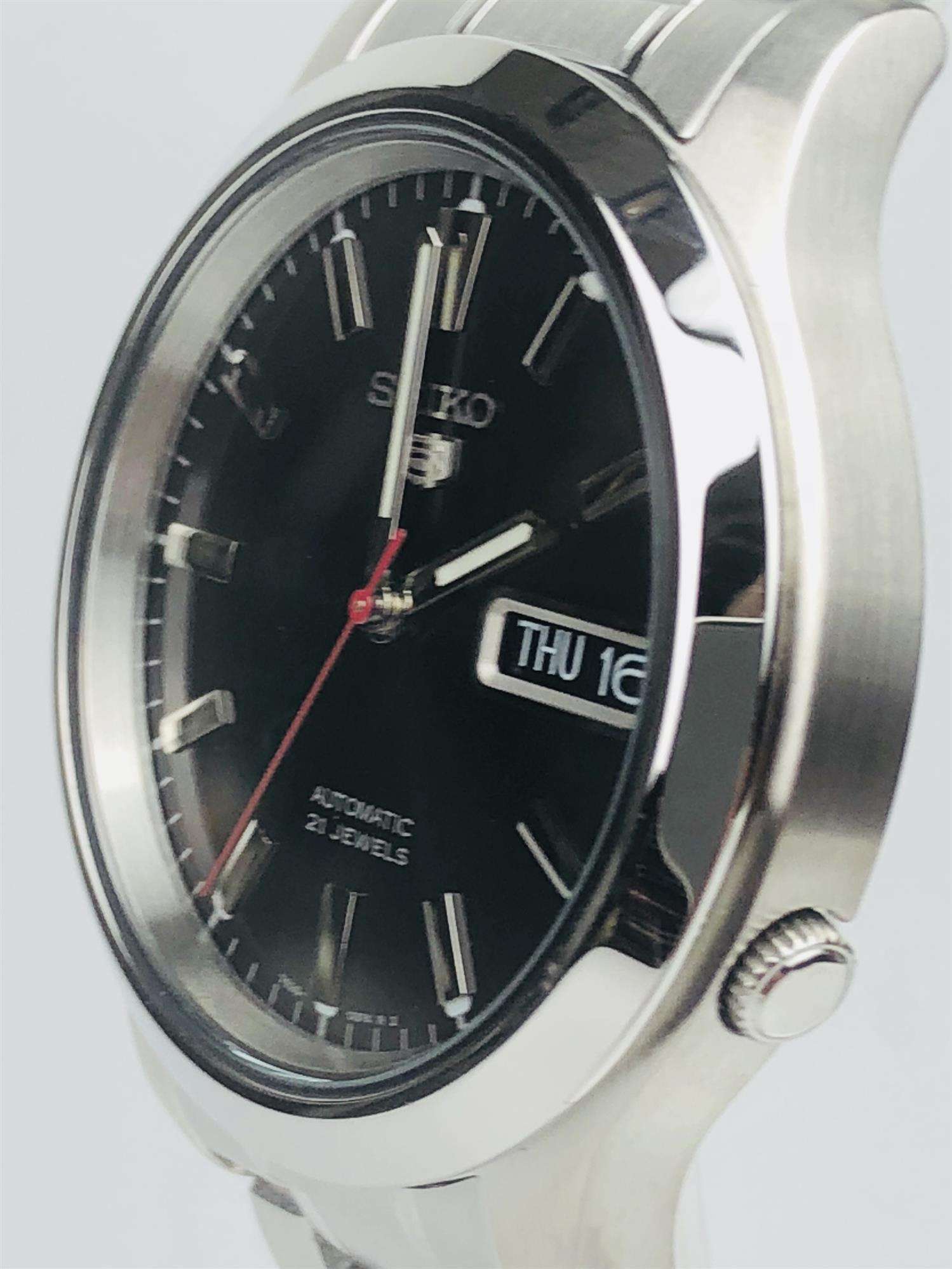 Seiko 5 Automatik Schwarzes Zifferblatt Edelstahl Herren Uhr SNK795K1
