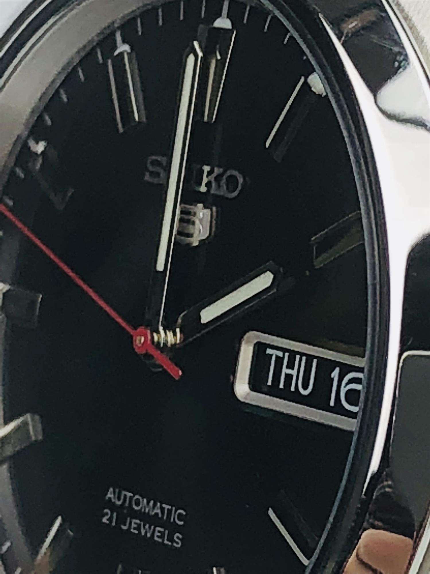 Seiko 5 Automatik Schwarzes Zifferblatt Edelstahl Herren Uhr SNK795K1
