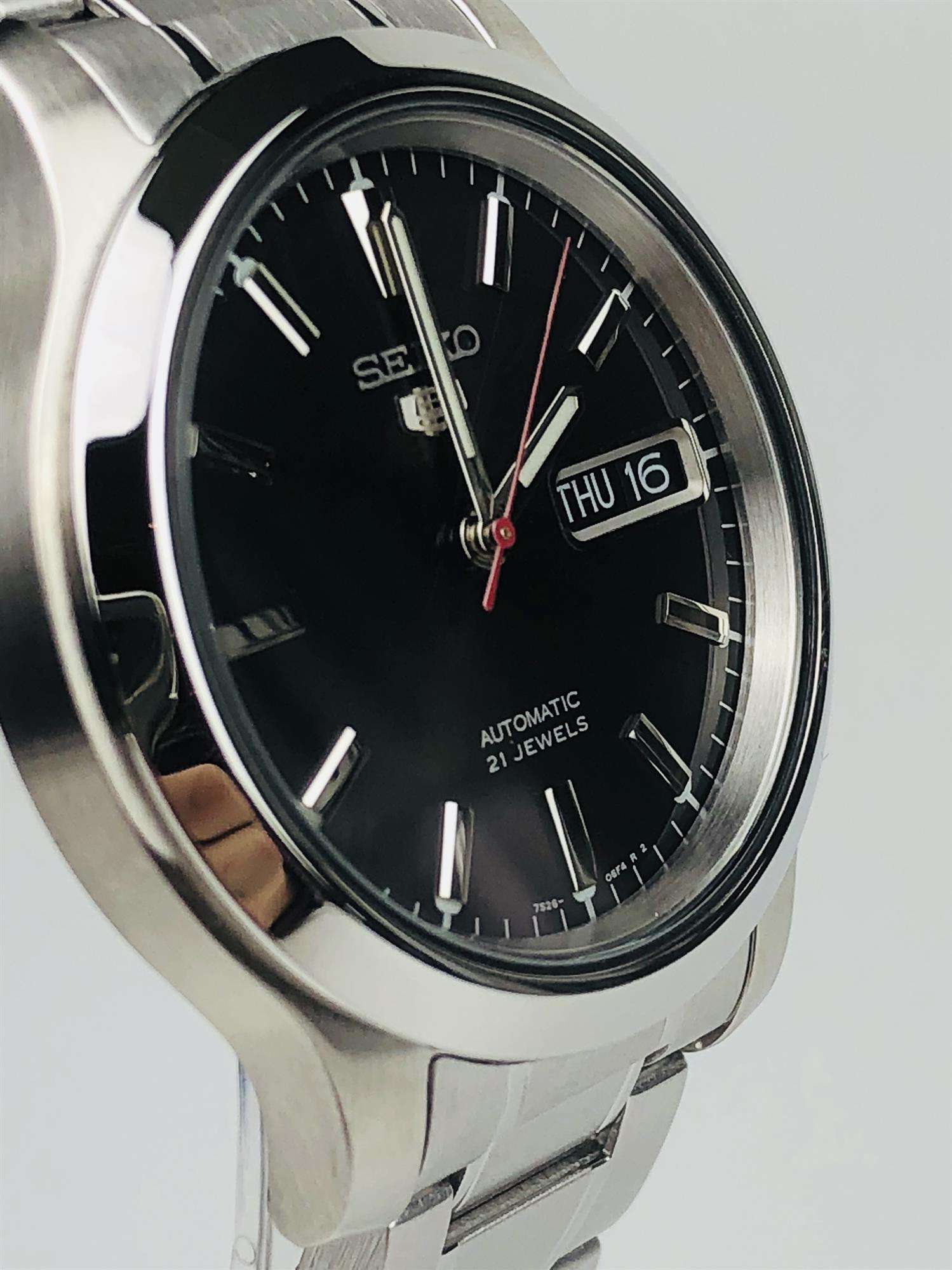 Seiko 5 Automatik Schwarzes Zifferblatt Edelstahl Herren Uhr SNK795K1