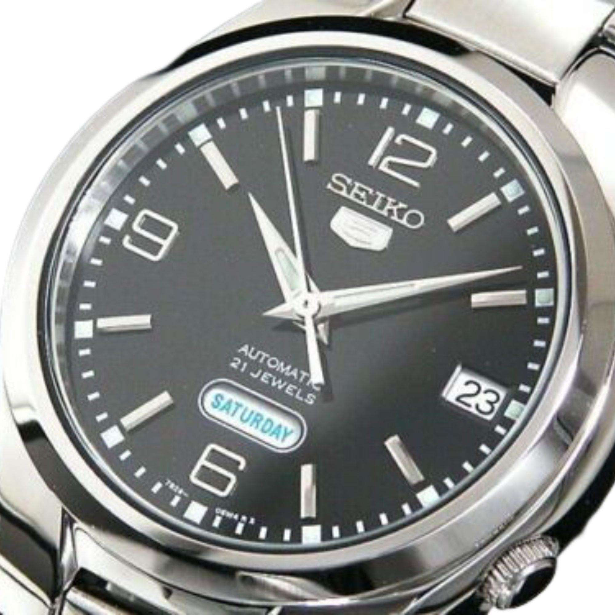 Seiko 5 automatic black dial stainless steel watch SNK623K1 close-up view