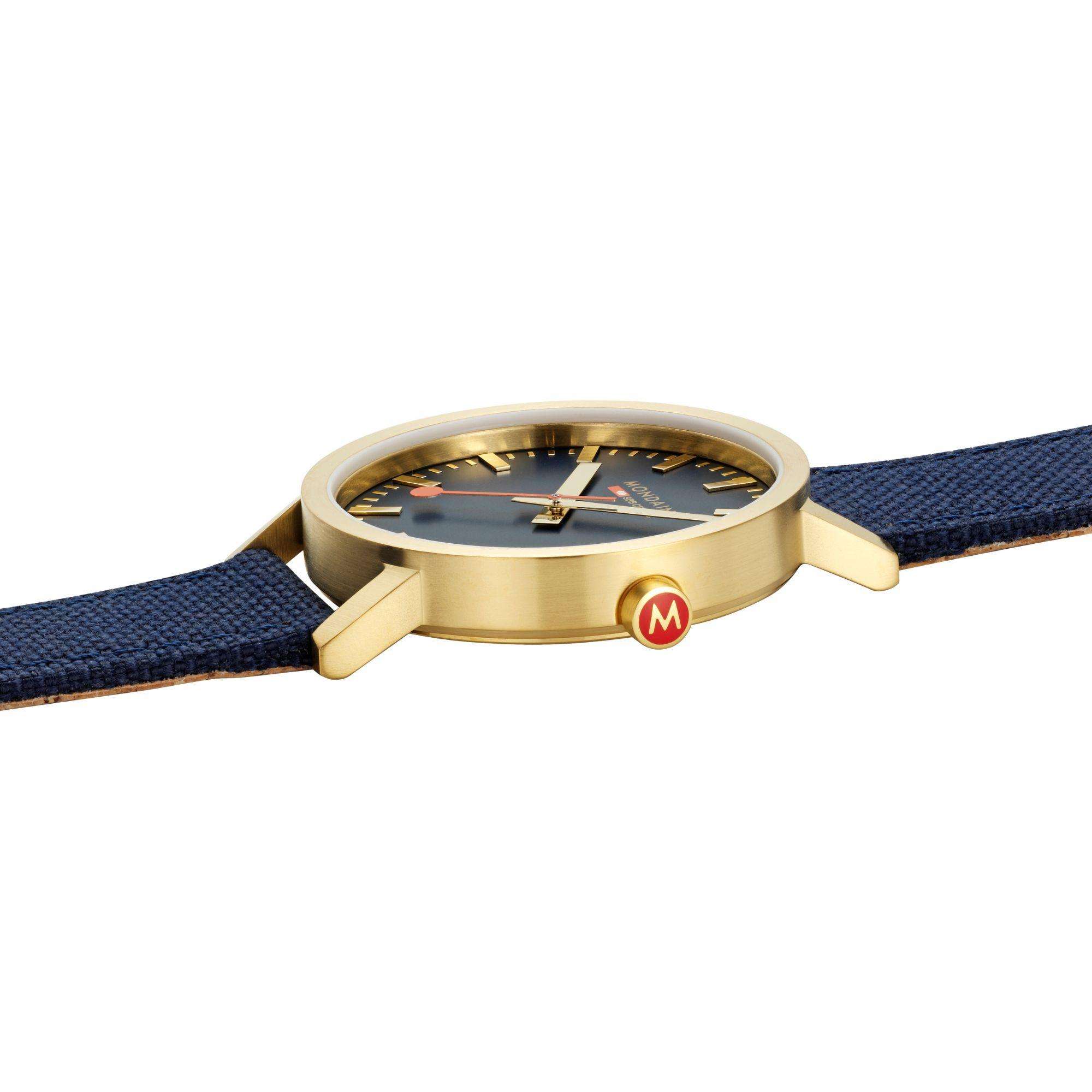 Mondaine Classic Deep Ocean Uhr A660.30360.40SBQ