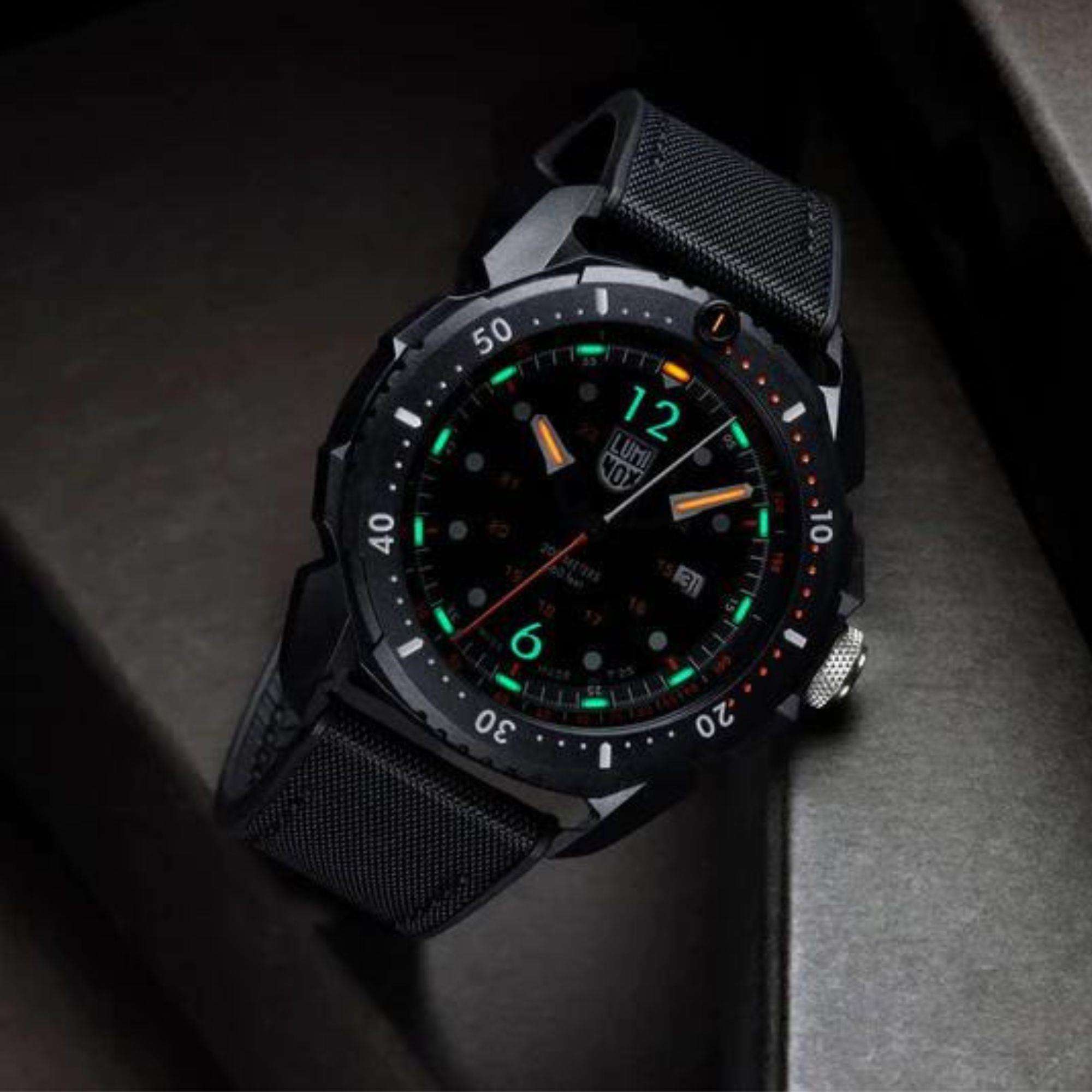 Luminox ICE SAR Arctic 1050 SERIE Schwarzes Zifferblatt mit schwarzem Gummiarmband