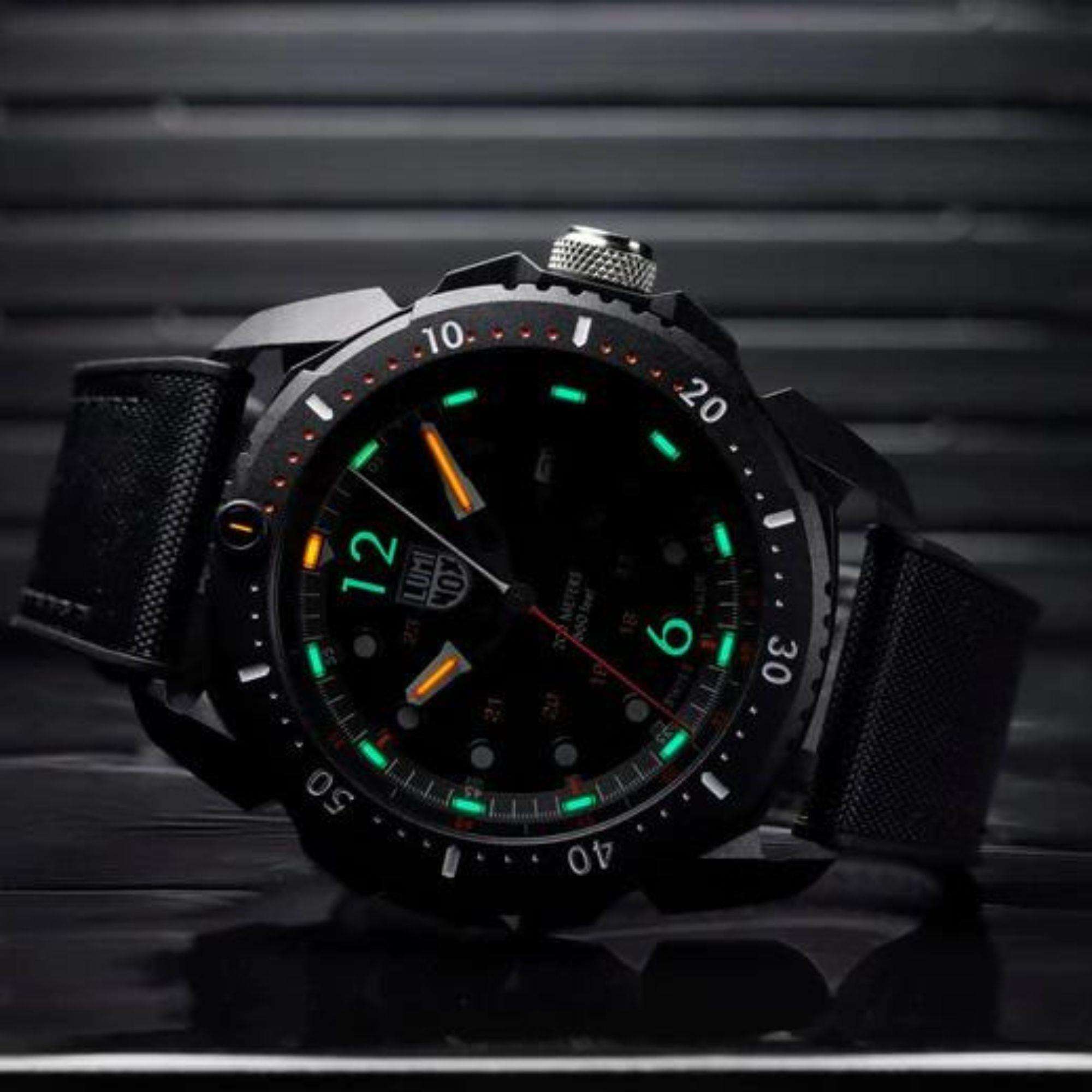 Luminox ICE SAR Arctic 1050 SERIE Schwarzes Zifferblatt mit schwarzem Gummiarmband