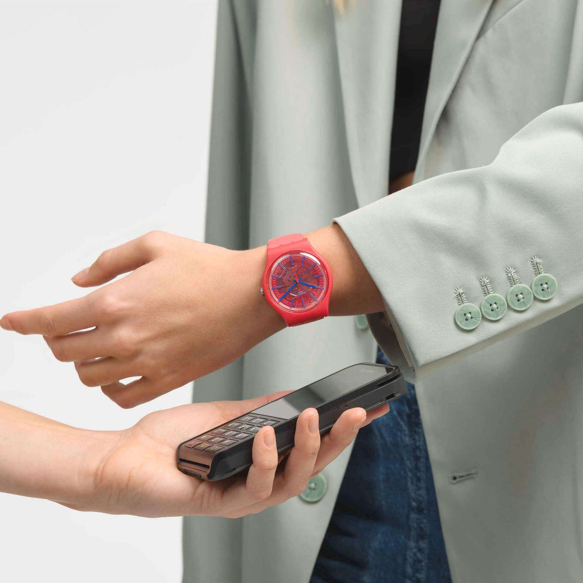 Swatch The January Collection 'Redder Than Red PAY!' Quarz Rotes Zifferblatt Uhr SO29R107-5300
