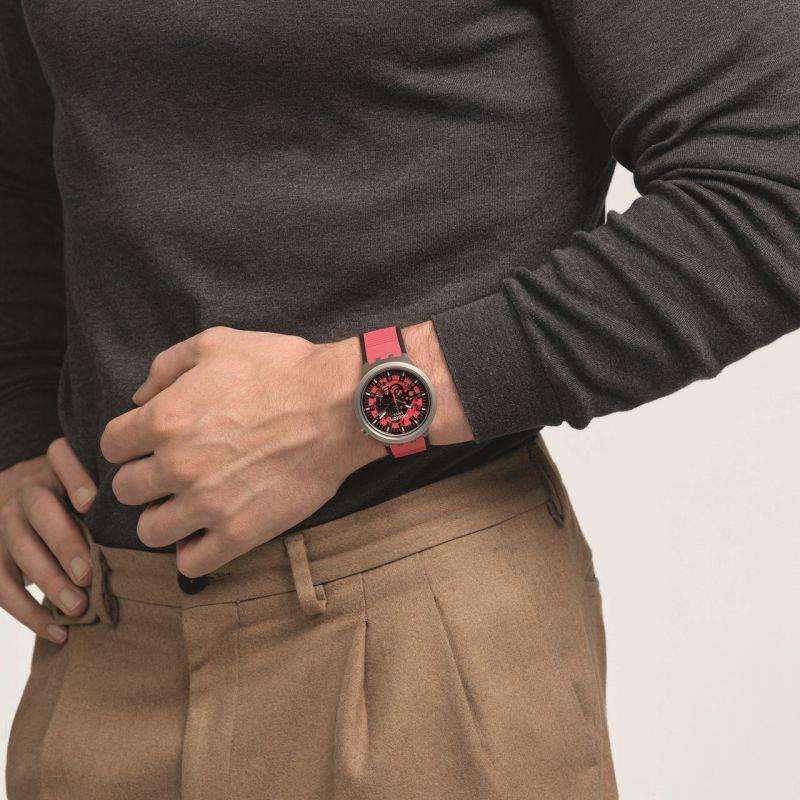 Swatch RED JUICY Big Bold Rotes Zifferblatt Gummiarmband Uhr SB07S110