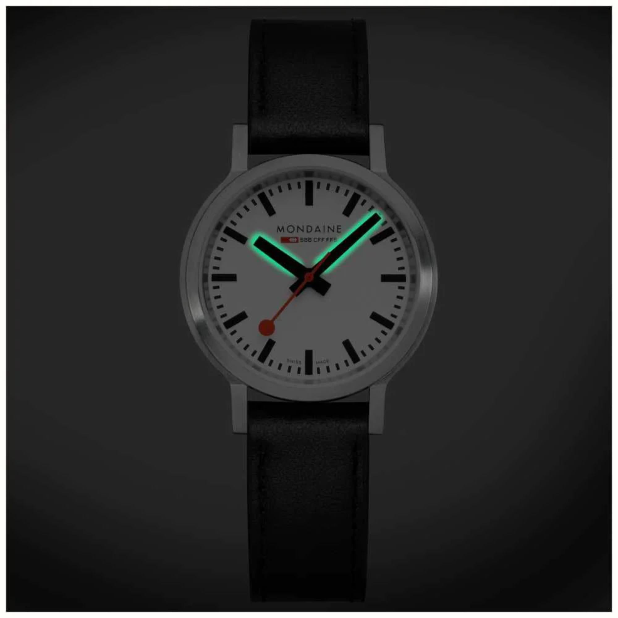 Mondaine stop2go Quarz Weißes Zifferblatt Lederarmband Uhr MST.3401B.LBV.SET