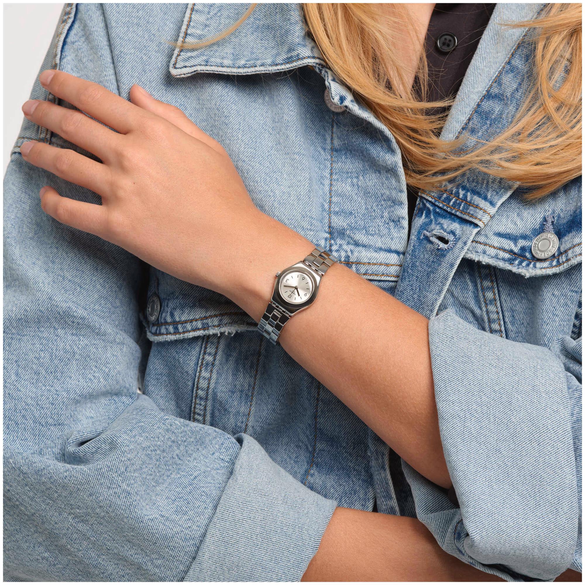 Montre femme Swatch Gradino Quartz Cadran Argent Bracelet Acier Inoxydable YSS300G