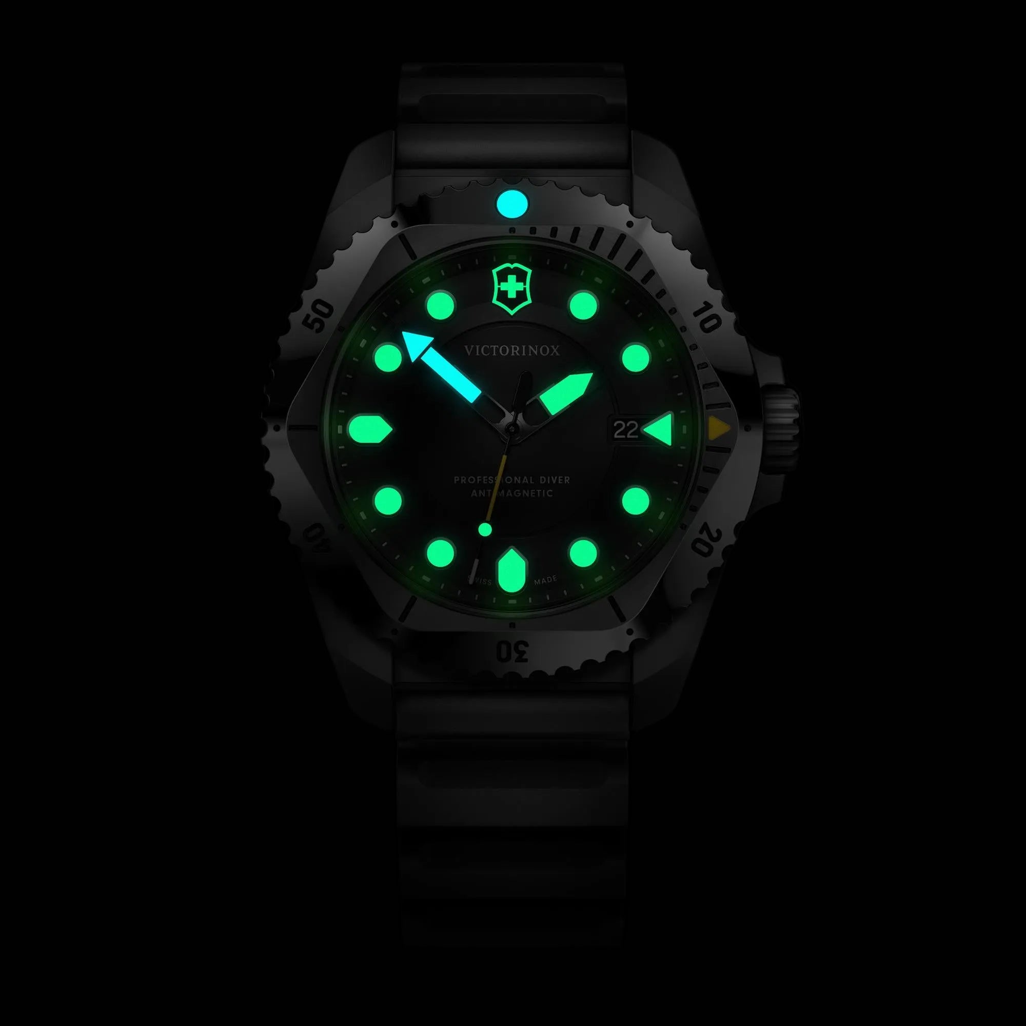 Victorinox Dive Pro 43mm Black Dial Rubber Mens Quartz Watch 241990