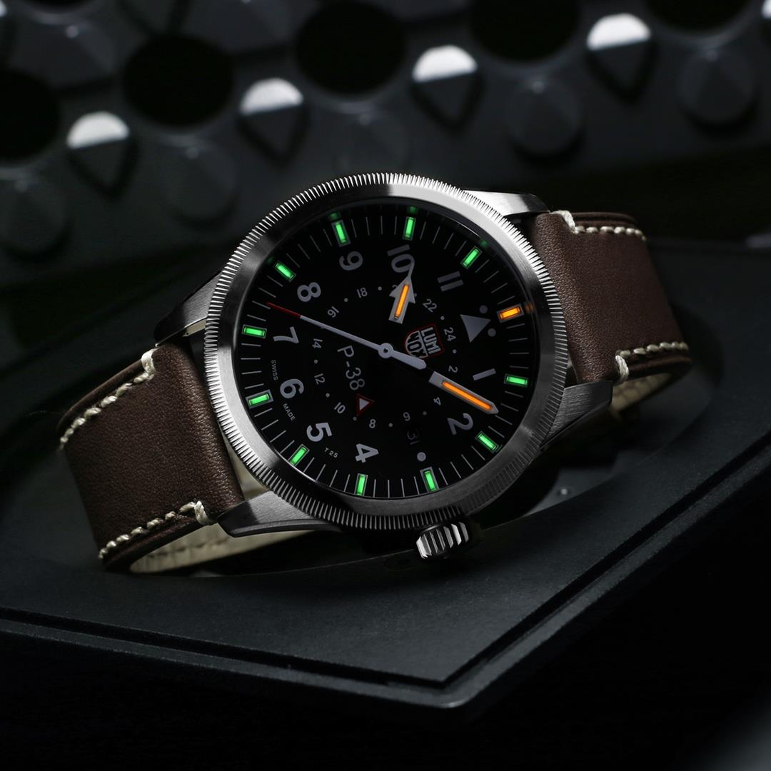 Luminox Air Pilot P-38 Lightning GMT Schwarzes Zifferblatt Braunes Lederarmband Herren Uhr XA.9521