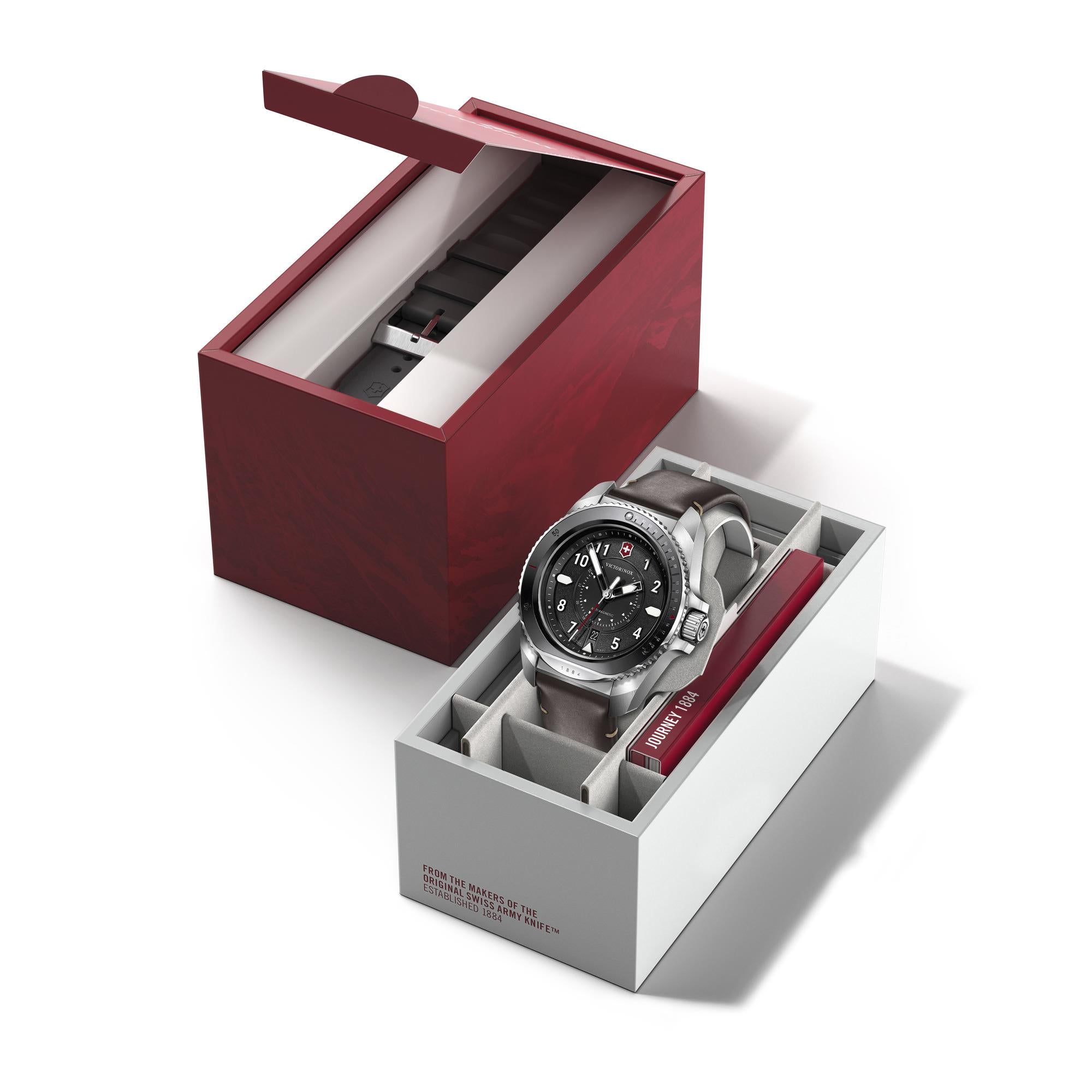 Victorinox Journey 1884 43mm Schwarzes Zifferblatt Silikon & Leder Set Herren Quarz Uhr 241976.1