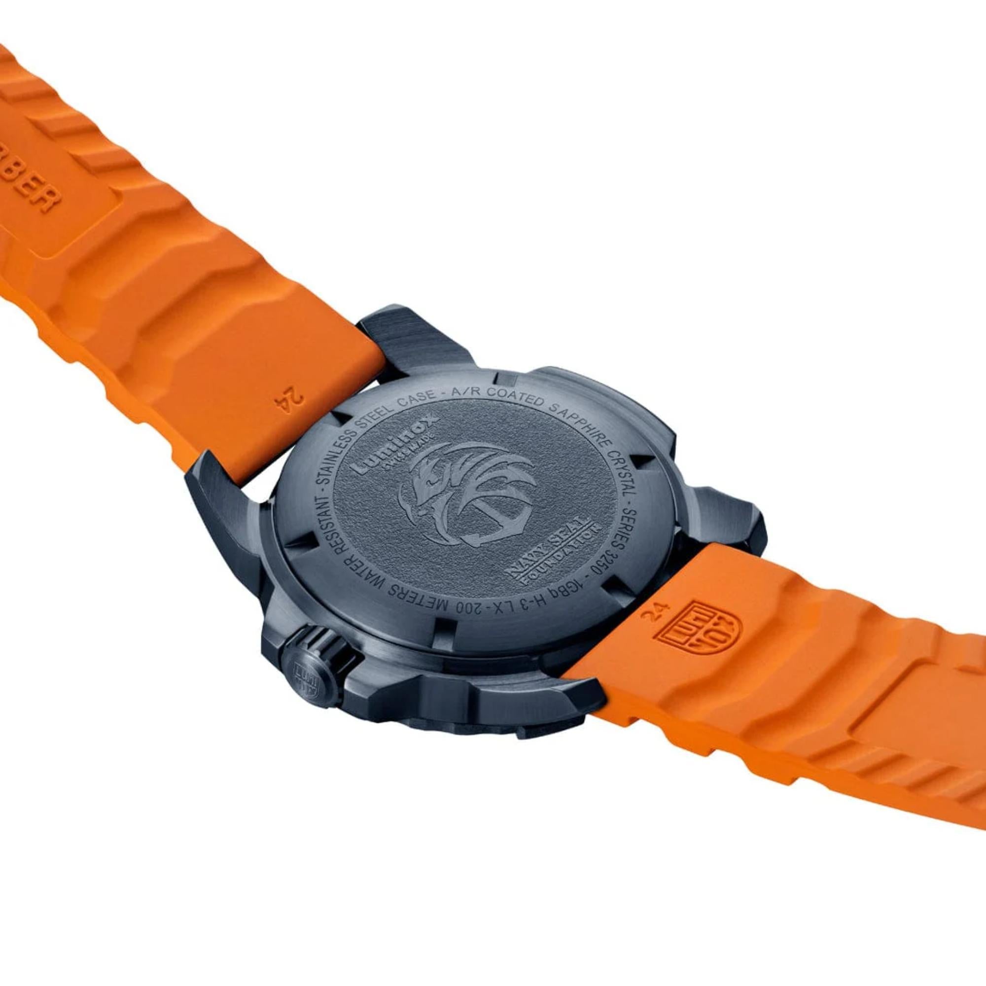 Luminox Navy SEAL Foundation Limited Edition CarbonOX™ Uhr mit schwarzem Zifferblatt XS.3253.CBNSF.SET