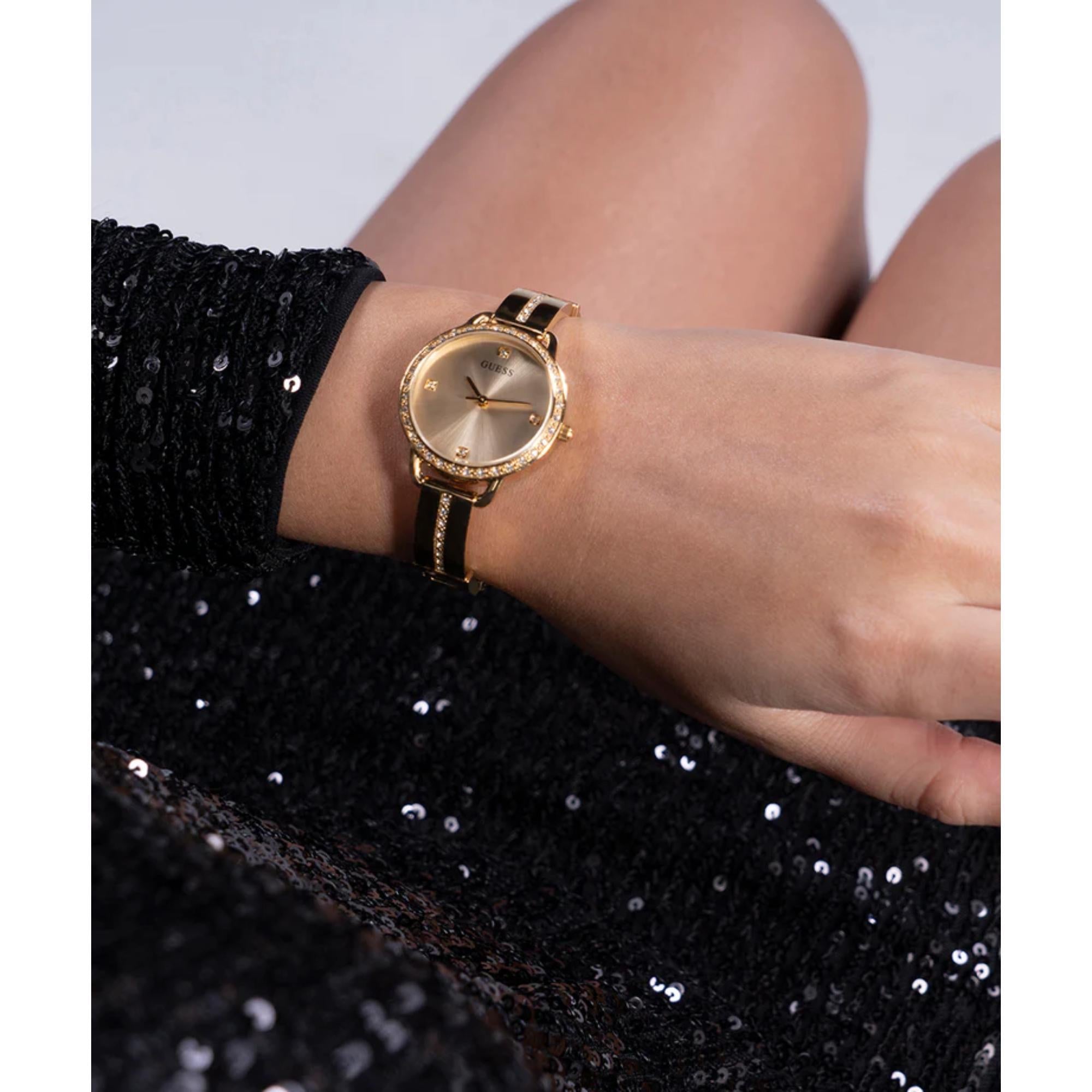 GUESS Damen Goldfarbene Edelstahlarmband Analog Champagner Zifferblatt Uhr GW0022L2