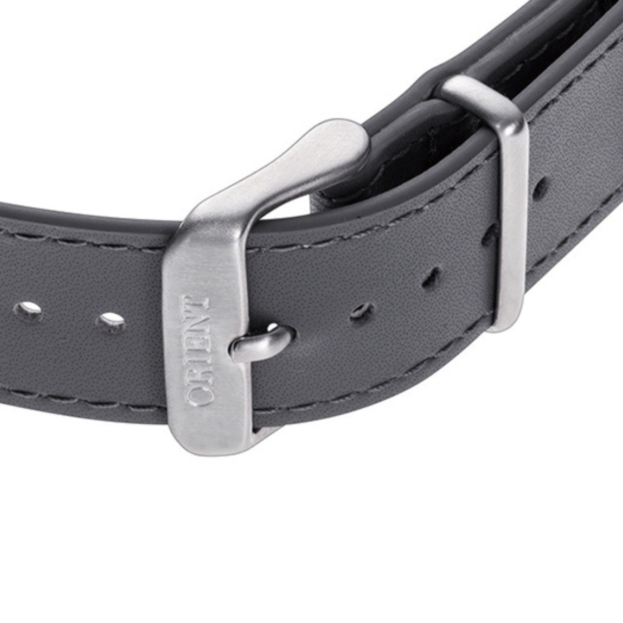 Orient Mako RA-AC0Q07V30B buckle close-up