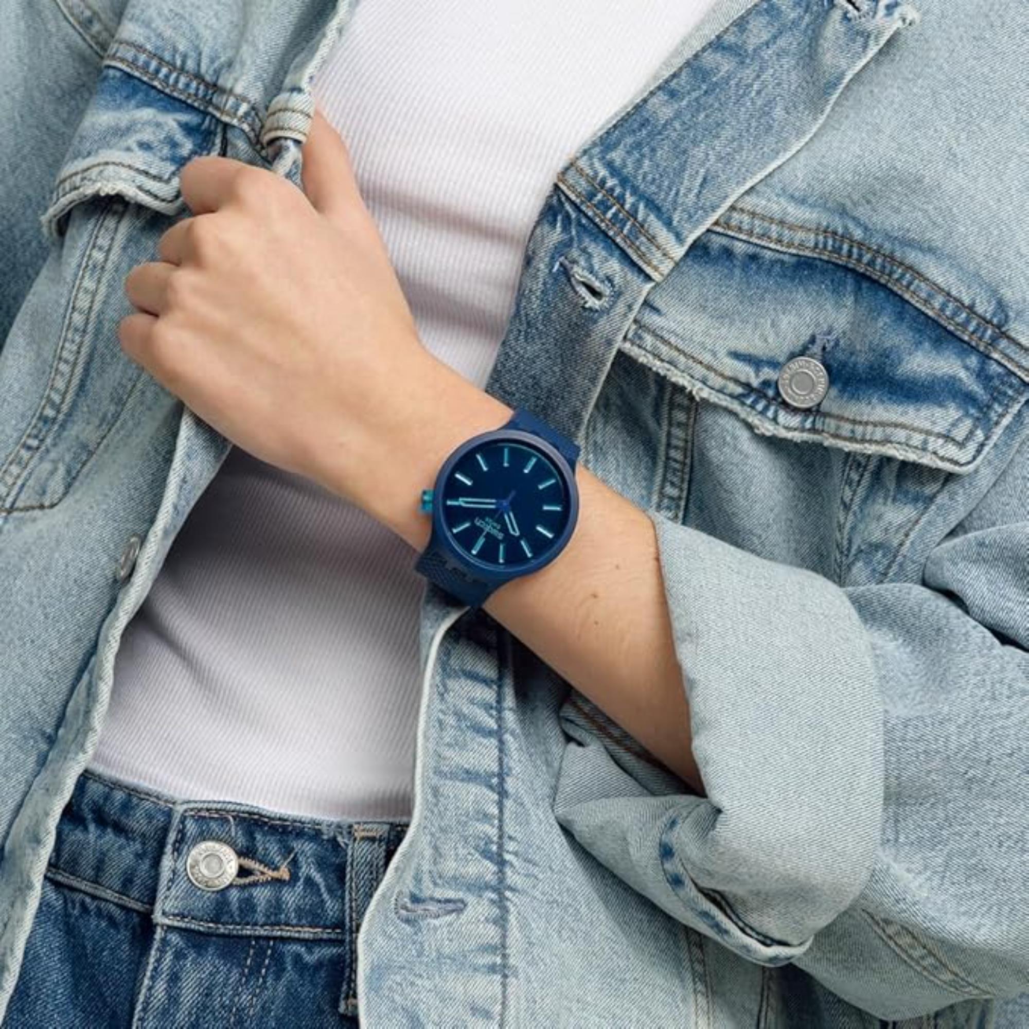 Swatch Big Bold Indigo Glow Blaues Zifferblatt Silikonarmband Uhr SB05N113