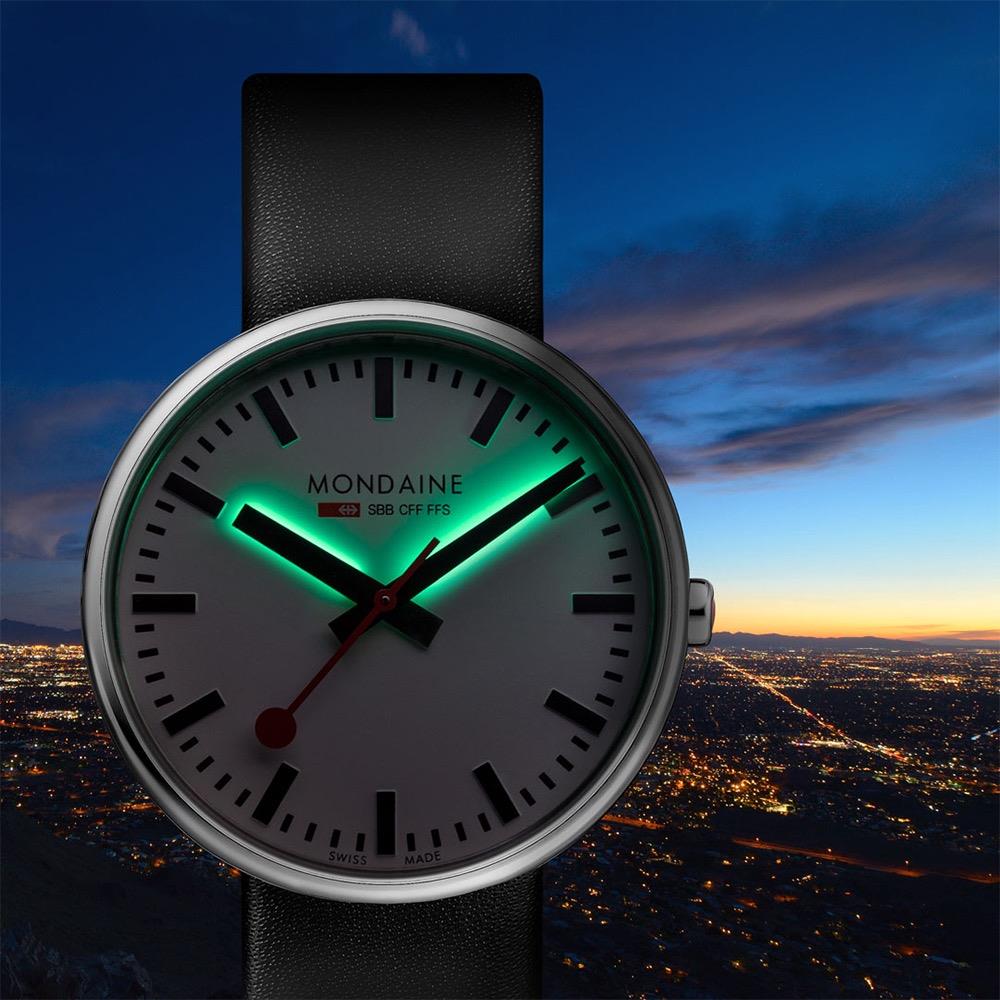 Mondaine Mini Giant Quarz Weißes Zifferblatt Schwarzes Lederarmband Uhr MSX.3511B.LB UVP £229