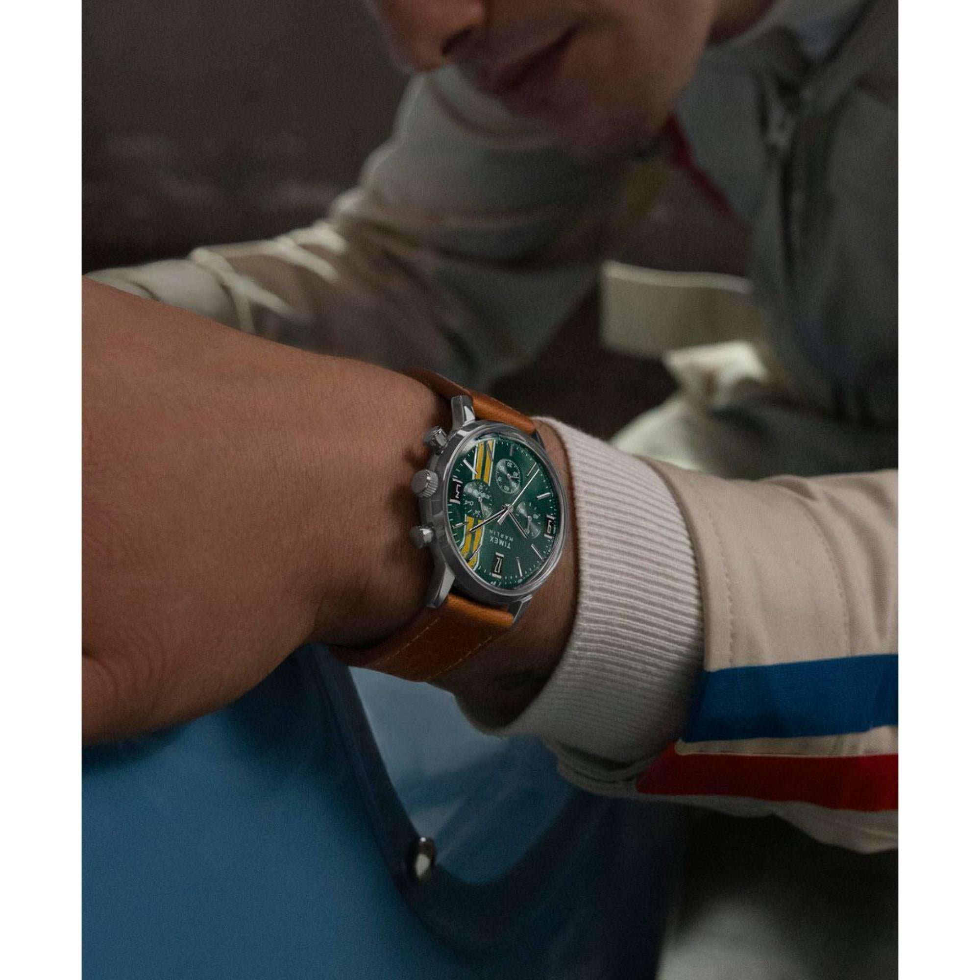 Timex Marlin Chronograph Tachymeter Grün Zifferblatt Lederarmband Herren Uhr TW2W99100