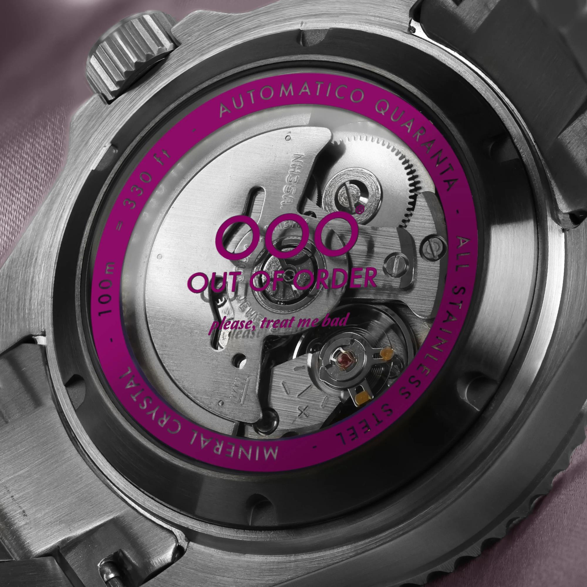 Out of Order Automatico Quaranta Ultra Gebürstet Magenta Zifferblatt Stahlarmband Herren Uhr OOO.001-21.FX.SS