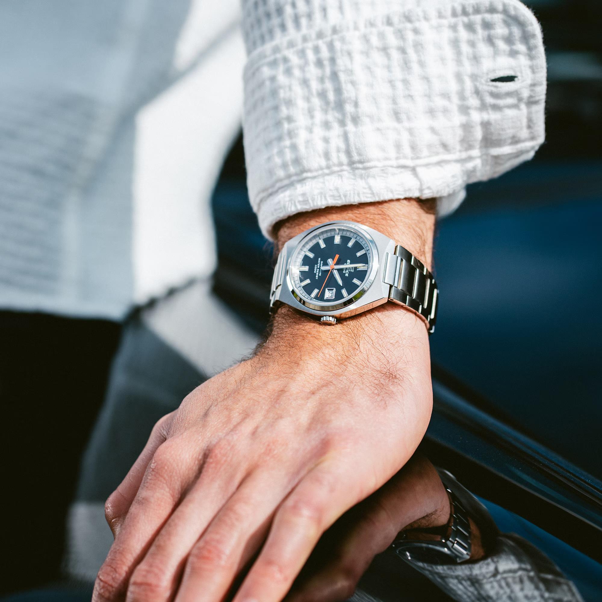 Casio Edifice Quarz Schwarzes Zifferblatt Stahlarmband Herren Uhr EFB-109D-1AVEF