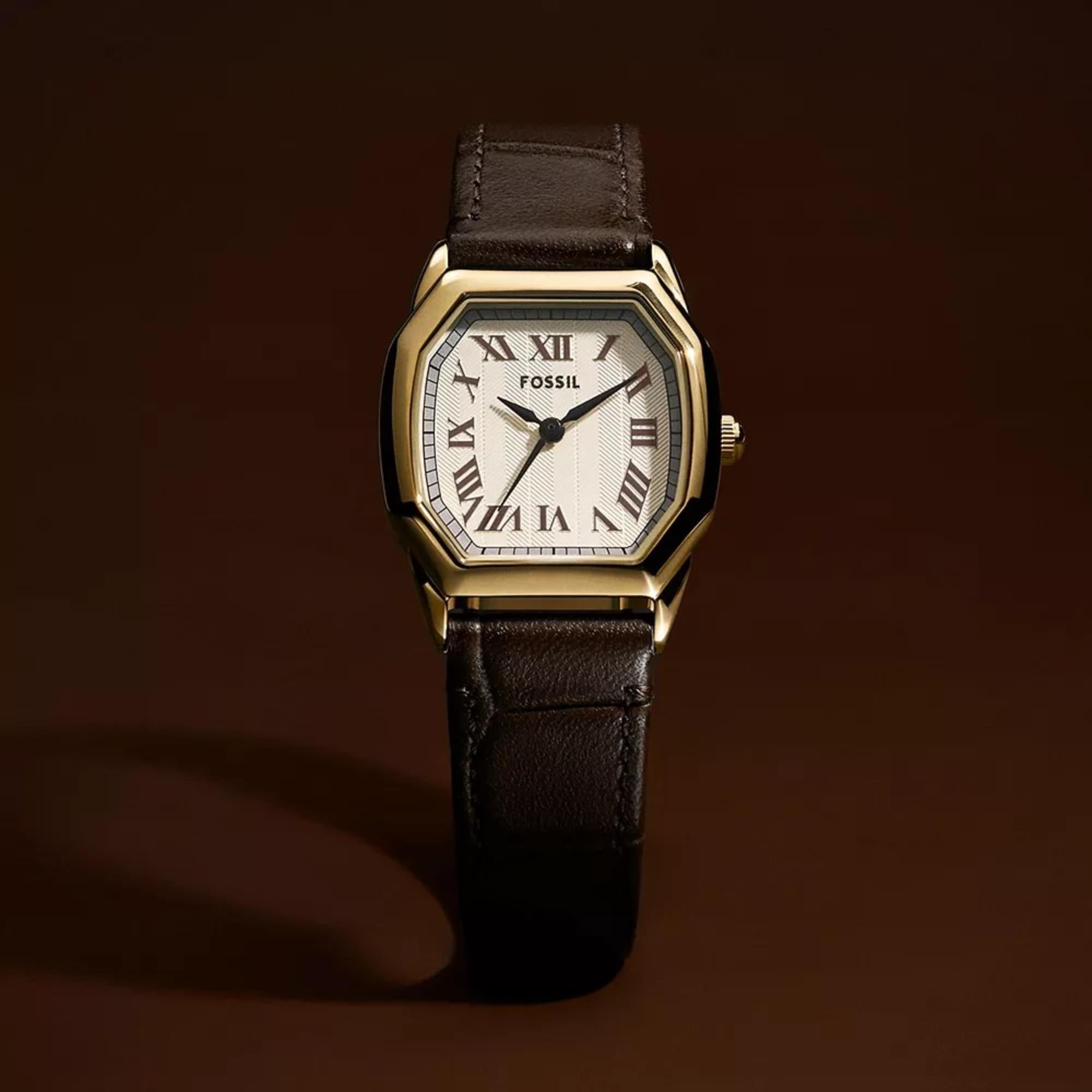 Fossil Harlow 27mm Damen Quarz Uhr mit cremefarbenem Zifferblatt und Lederband ES5426