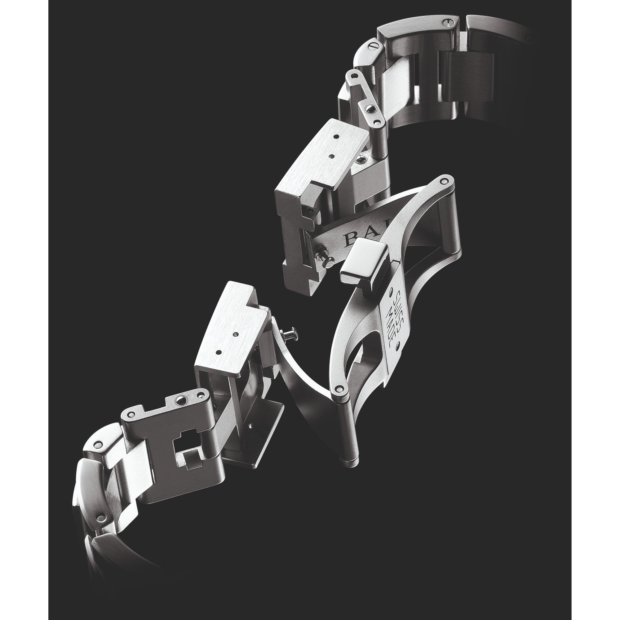 BALL Hydrocarbon DM3002A-S10C-GR stainless steel strap and clasp detail