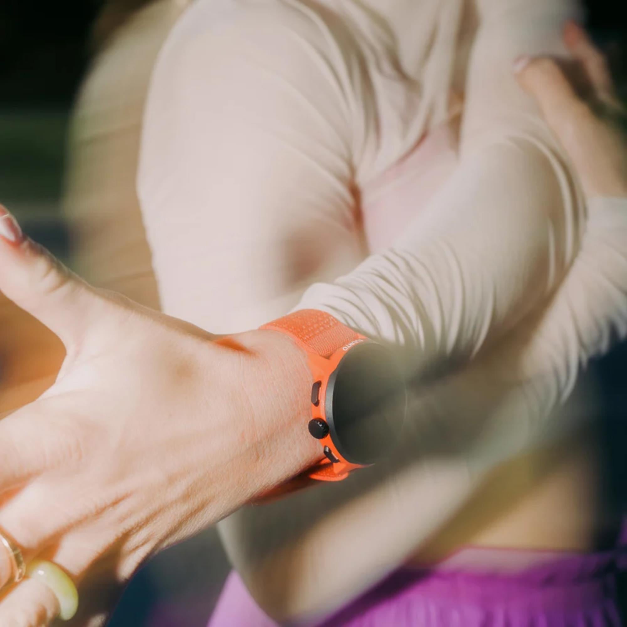 Suunto Athletic 7 Loop Korallenorange Textil-Uhrenarmband SS051134000