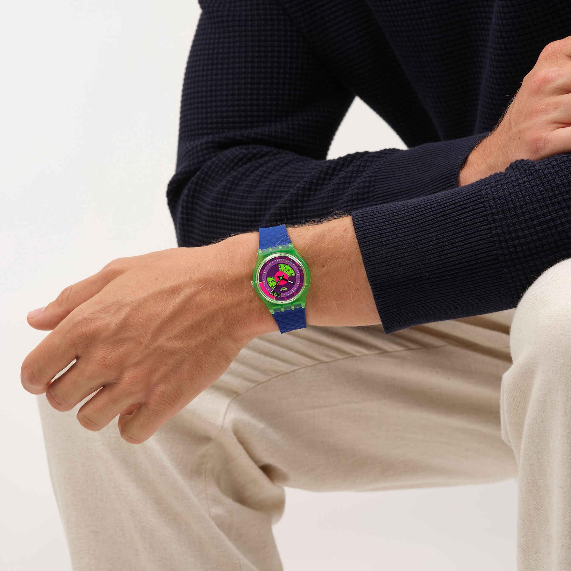 Swatch Originals Neon Skychart Quarz Uhr mit lila Zifferblatt und Silikonarmband SO28G704