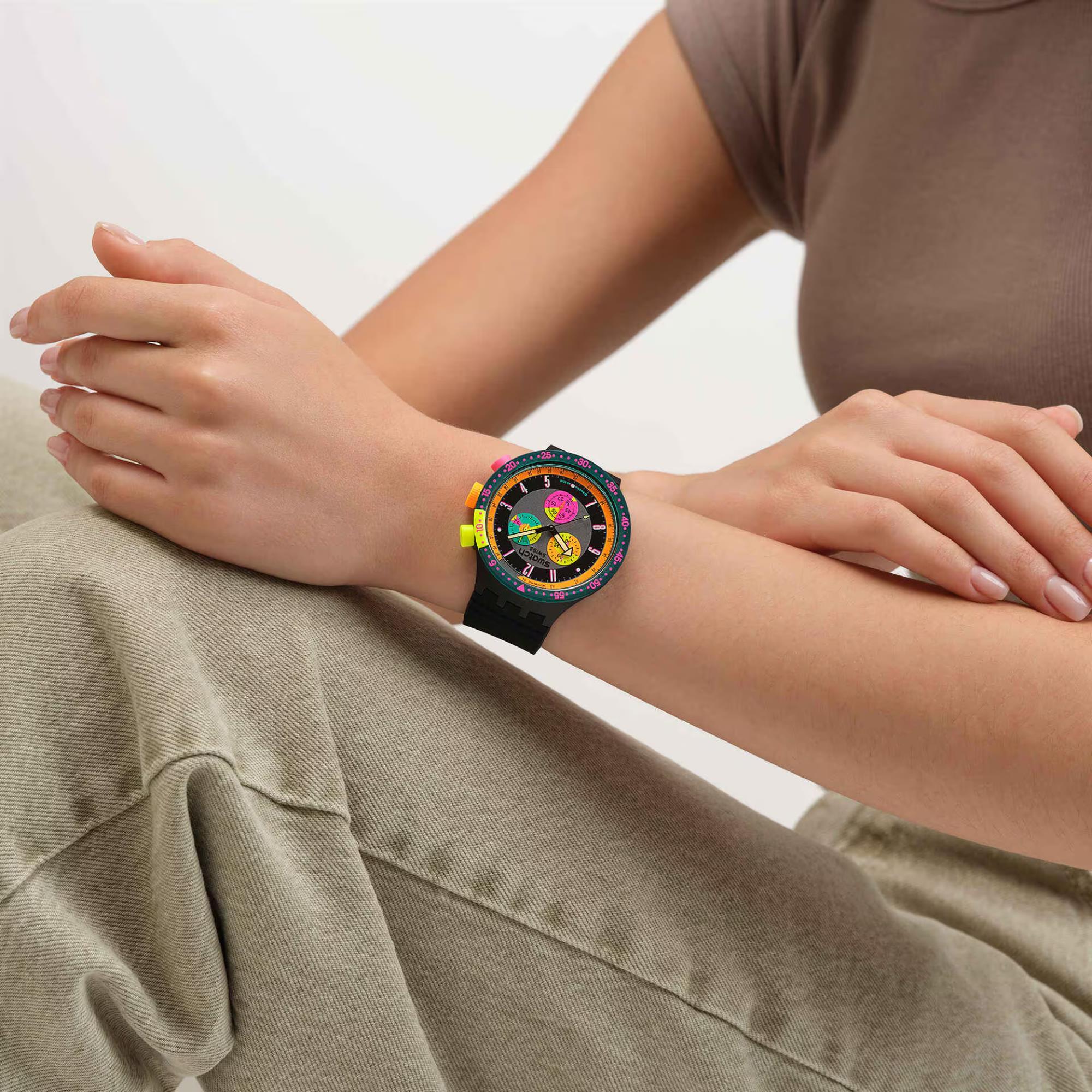 Swatch Big Bold Neon Seppia Chronograph Quarz Schwarzes Zifferblatt Silikonarmband Uhr SB02B104