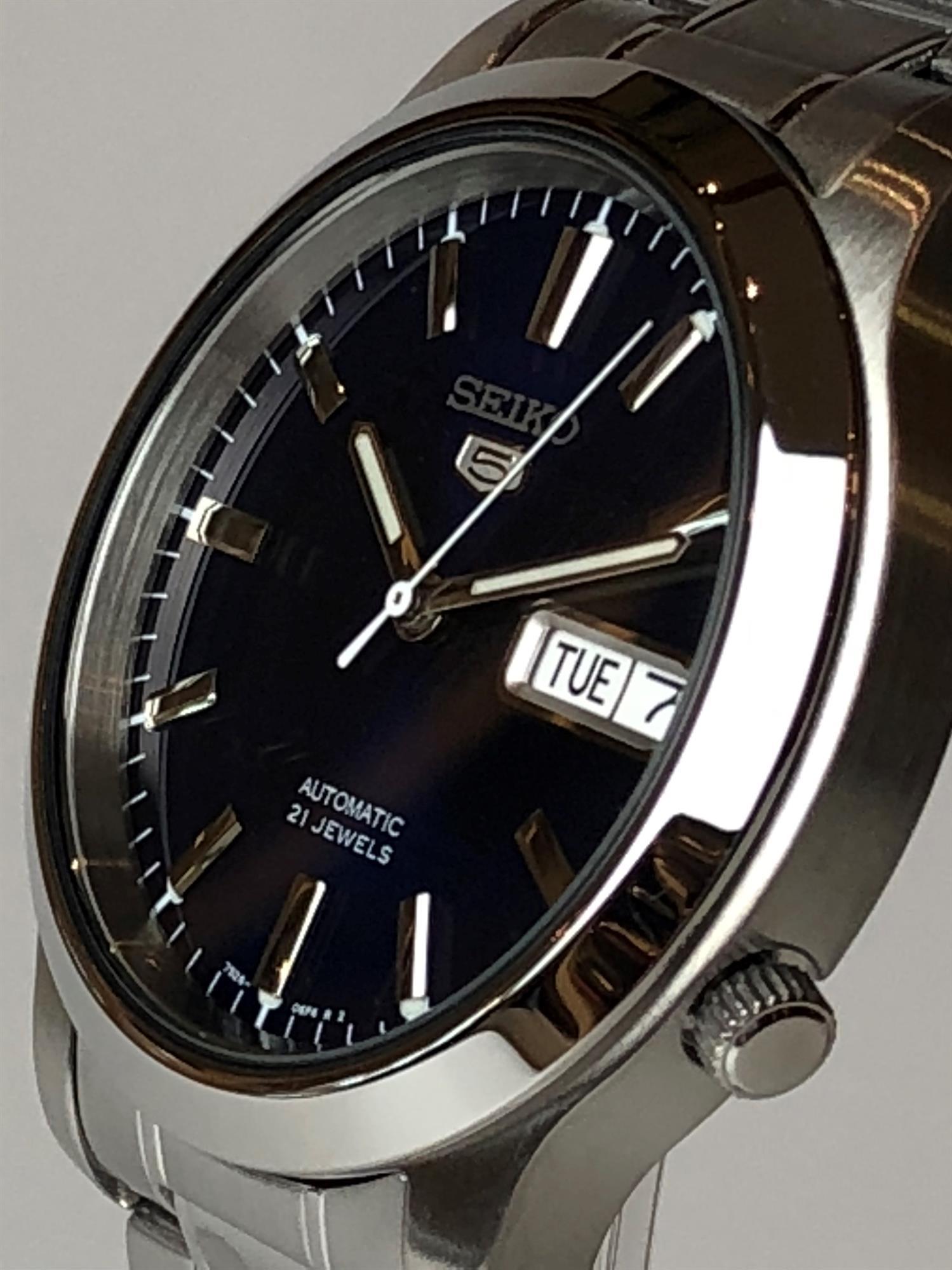 Seiko 5 Classic Automatik Blaues Zifferblatt Stahlarmband Herren Uhr SNK793K1