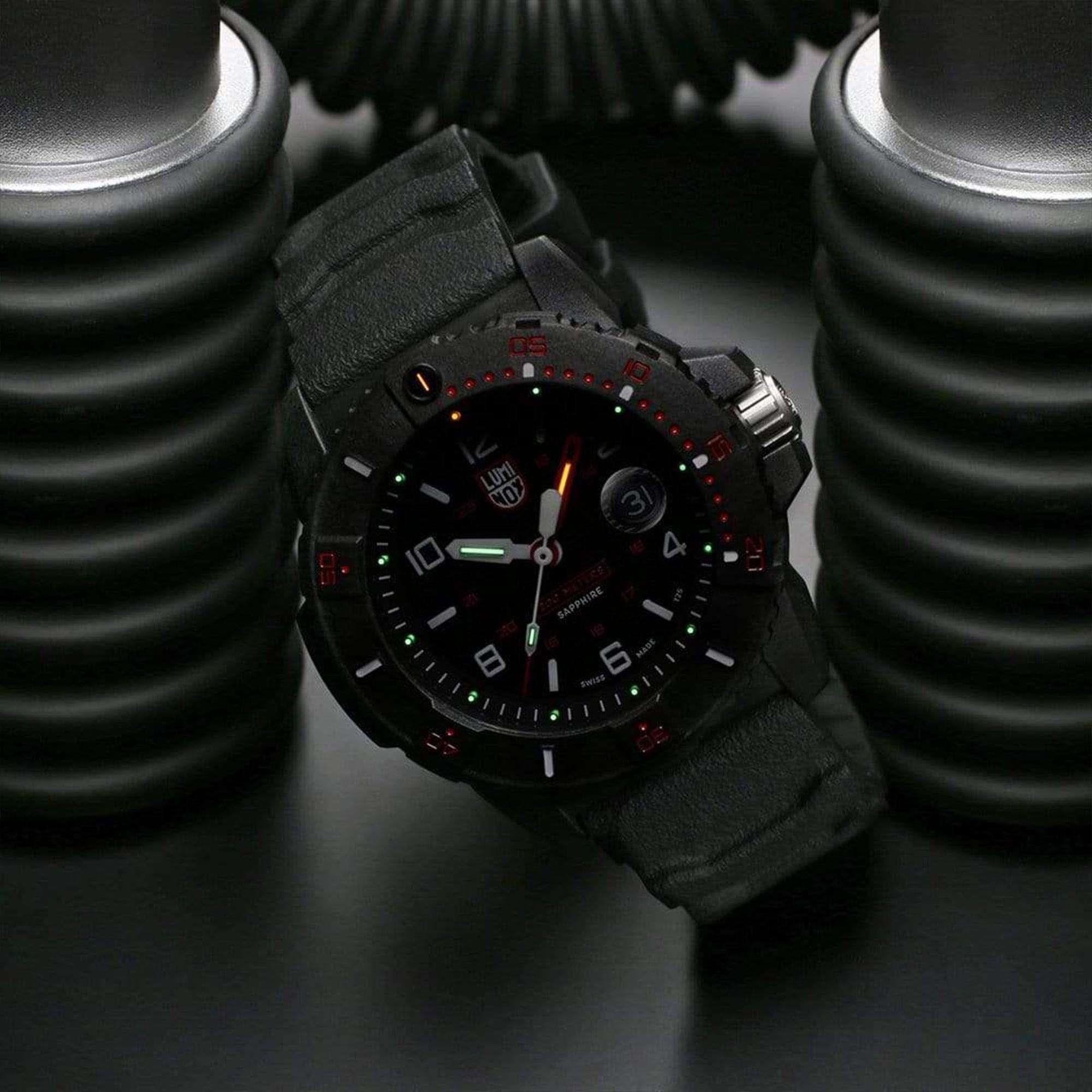 Luminox Navy SEAL 3600 Serie Quarz Schwarzes Zifferblatt Gummiarmband Herren Uhr XS.3615
