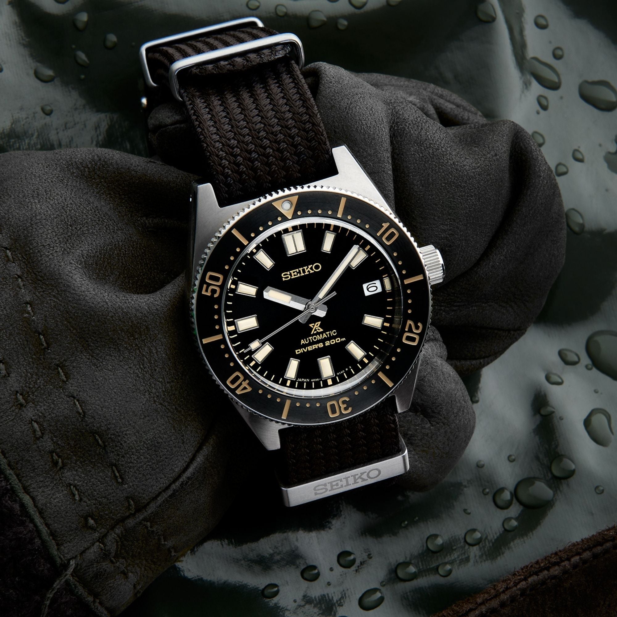 Seiko Prospex Erste japanische Taucheruhr Neuinterpretation Automatik Schwarzes Zifferblatt Nylonarmband Herrenarmbanduhr SPB239J1