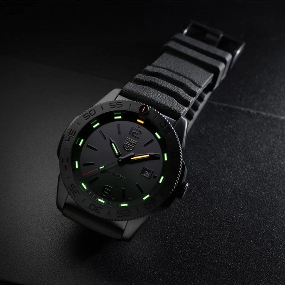 Luminox Pacific Diver Quarzbewegung Schwarzes Zifferblatt Gummiarmband Herren Uhr XS.3121.BO