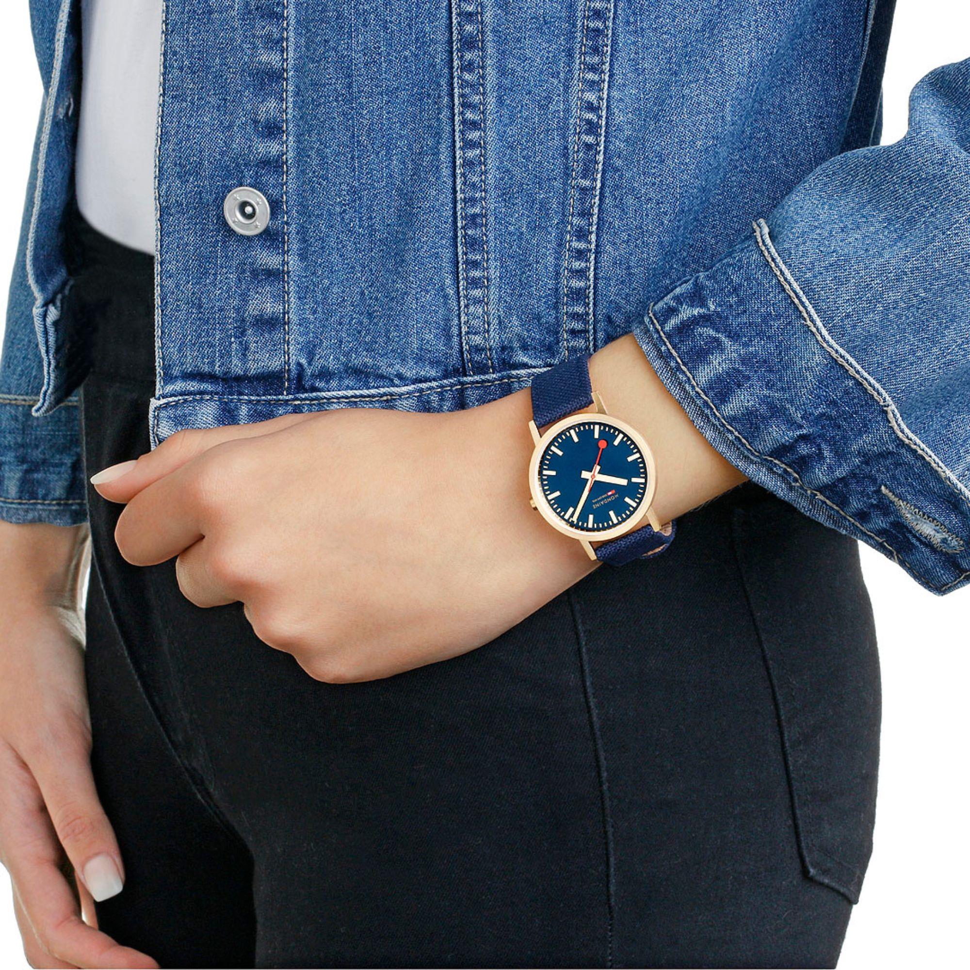 Mondaine Classic Tiefsee Blau Uhr A660.30314.40SBQ