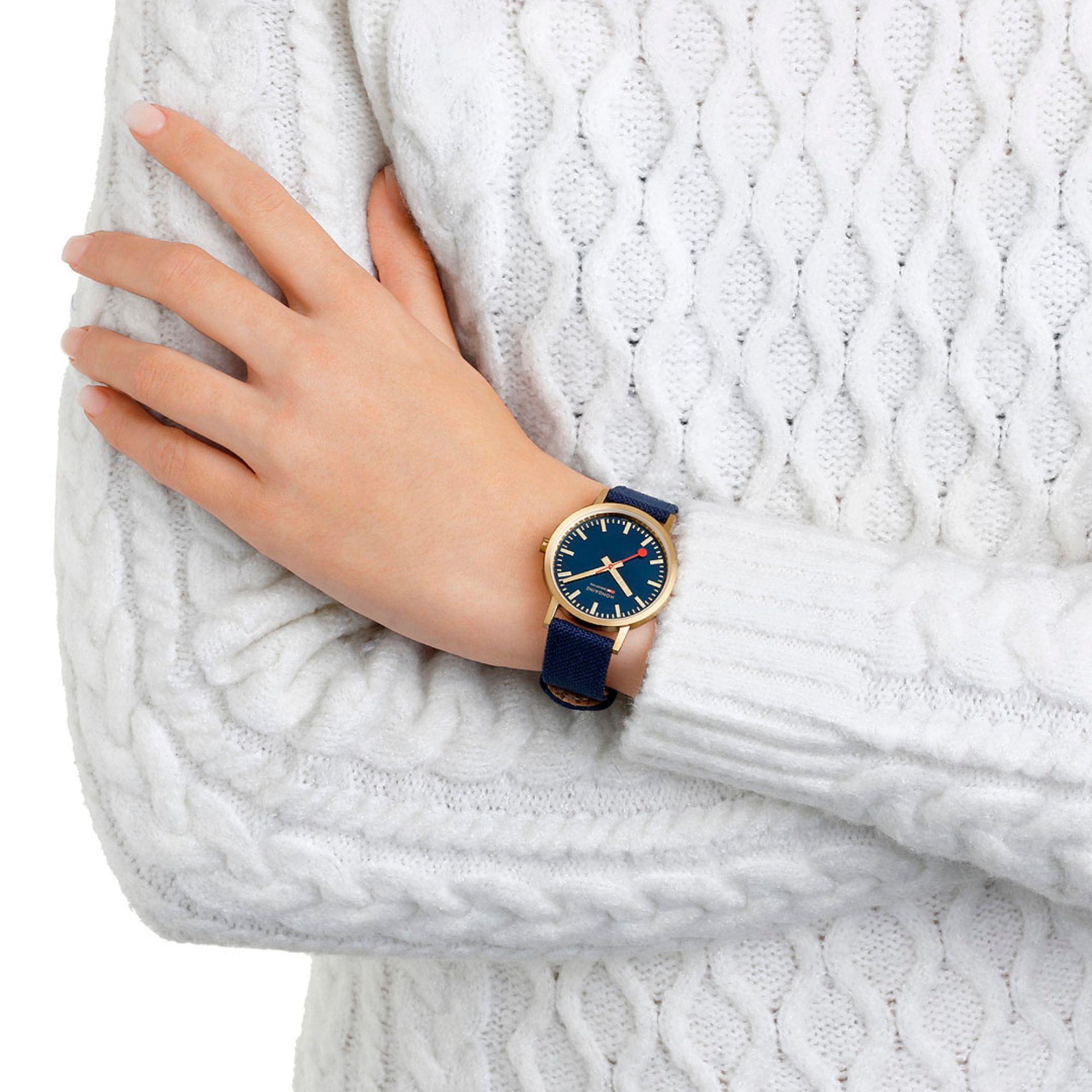 Mondaine Classic Tiefsee Blau Uhr A660.30314.40SBQ