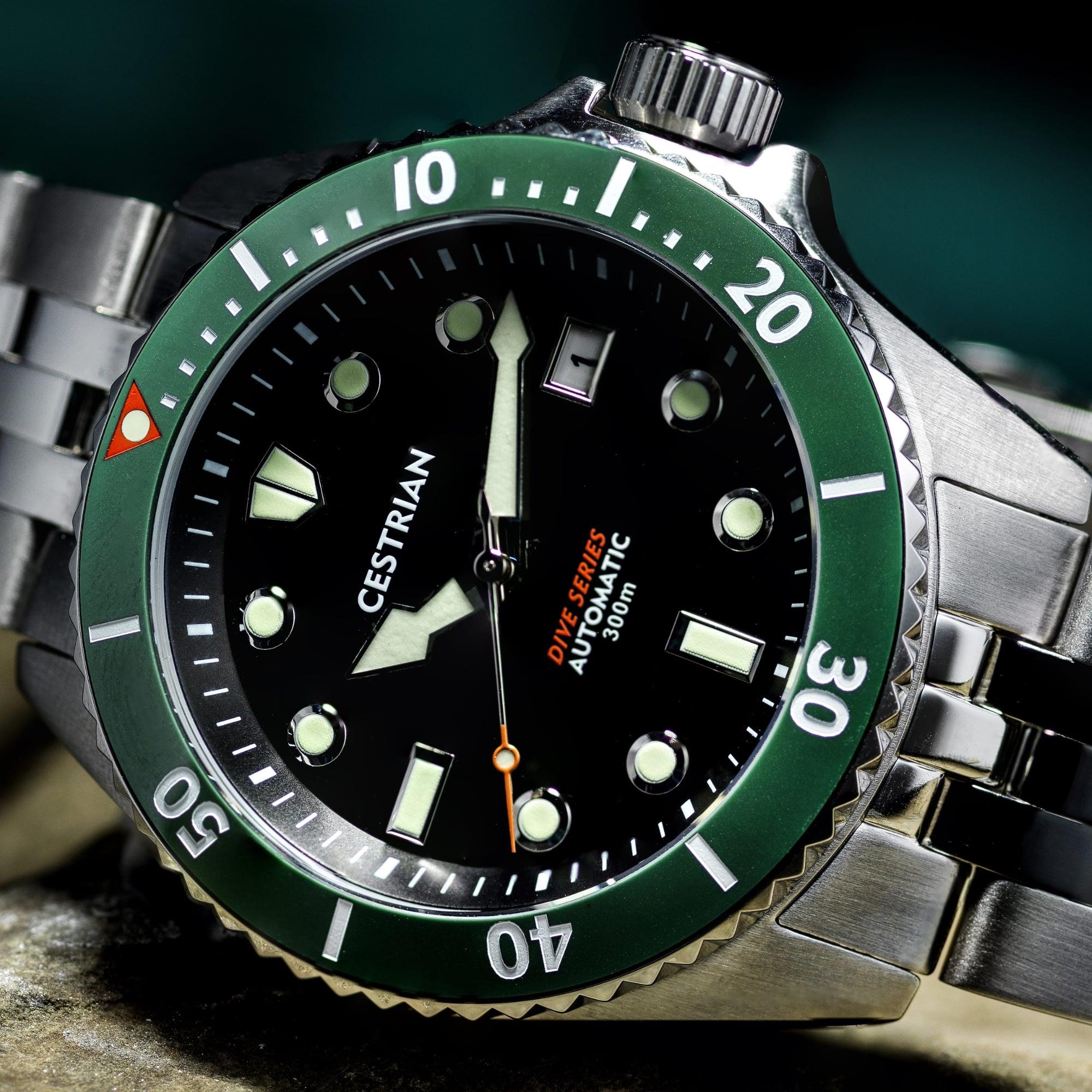 Cestrian Dive Series Schwarzes Zifferblatt Grüner Keramikrings Edelstahlarmband Automatische Herrenarmbanduhr CD111B0773V1