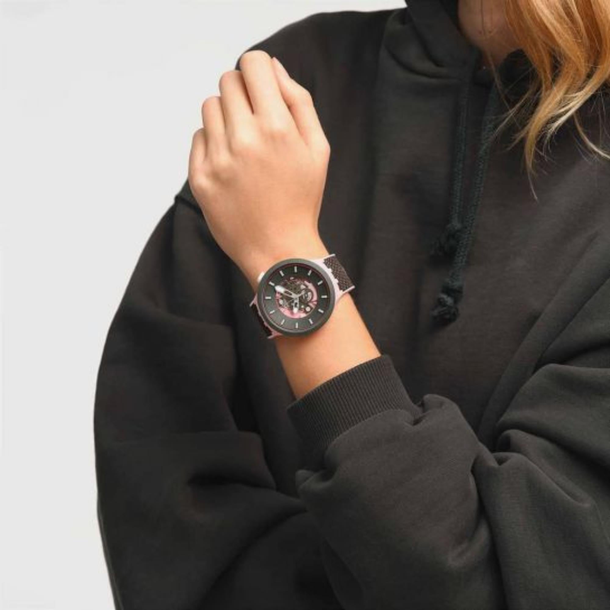 Swatch MISTY CLIFFS Big Bold Schwarz/Rosa Zifferblatt Damen Uhr SB05P100