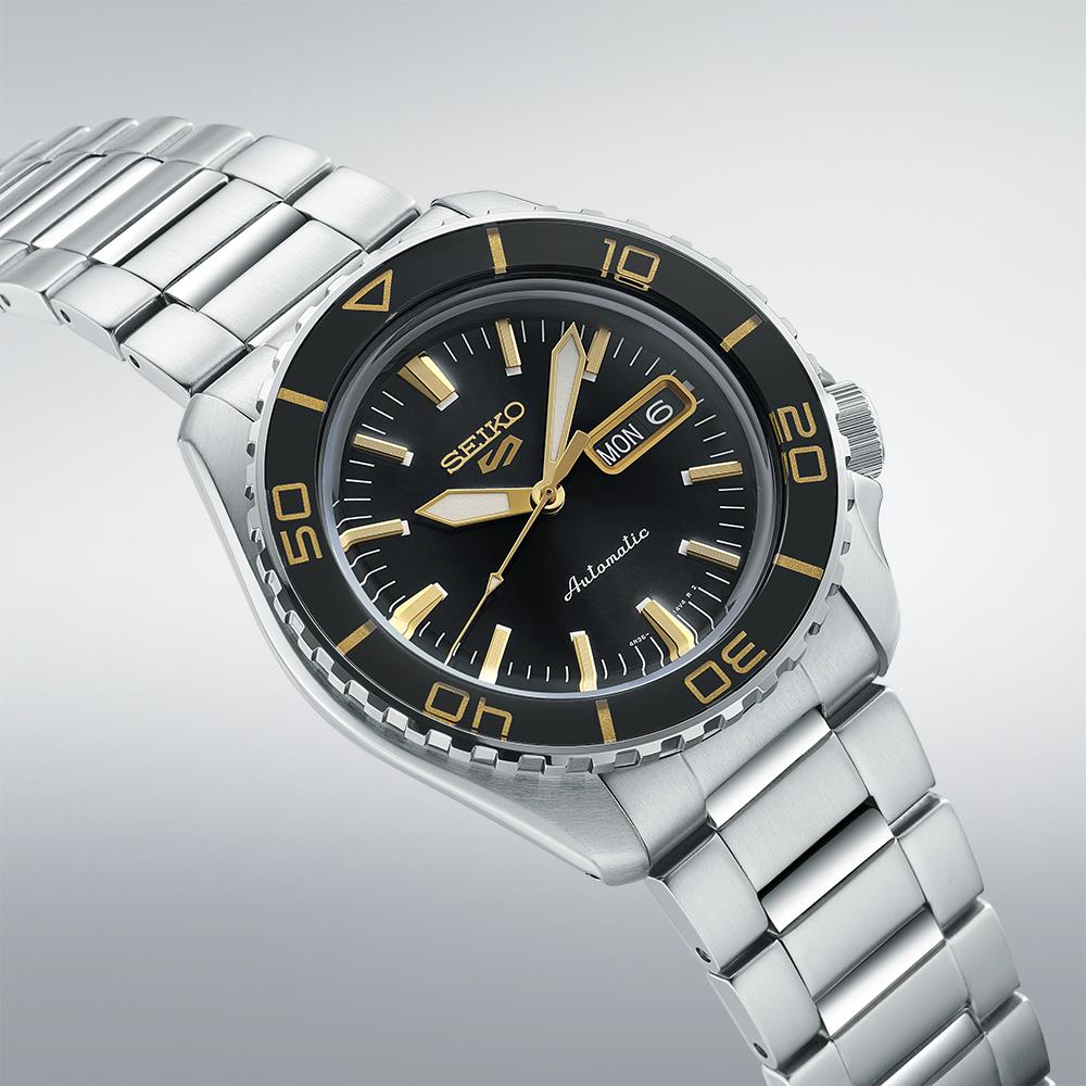 Seiko 5 Sports SKX Blacktone Redux Automatik Schwarz Zifferblatt Edelstahl Armband Herren Uhr SRPK99K1