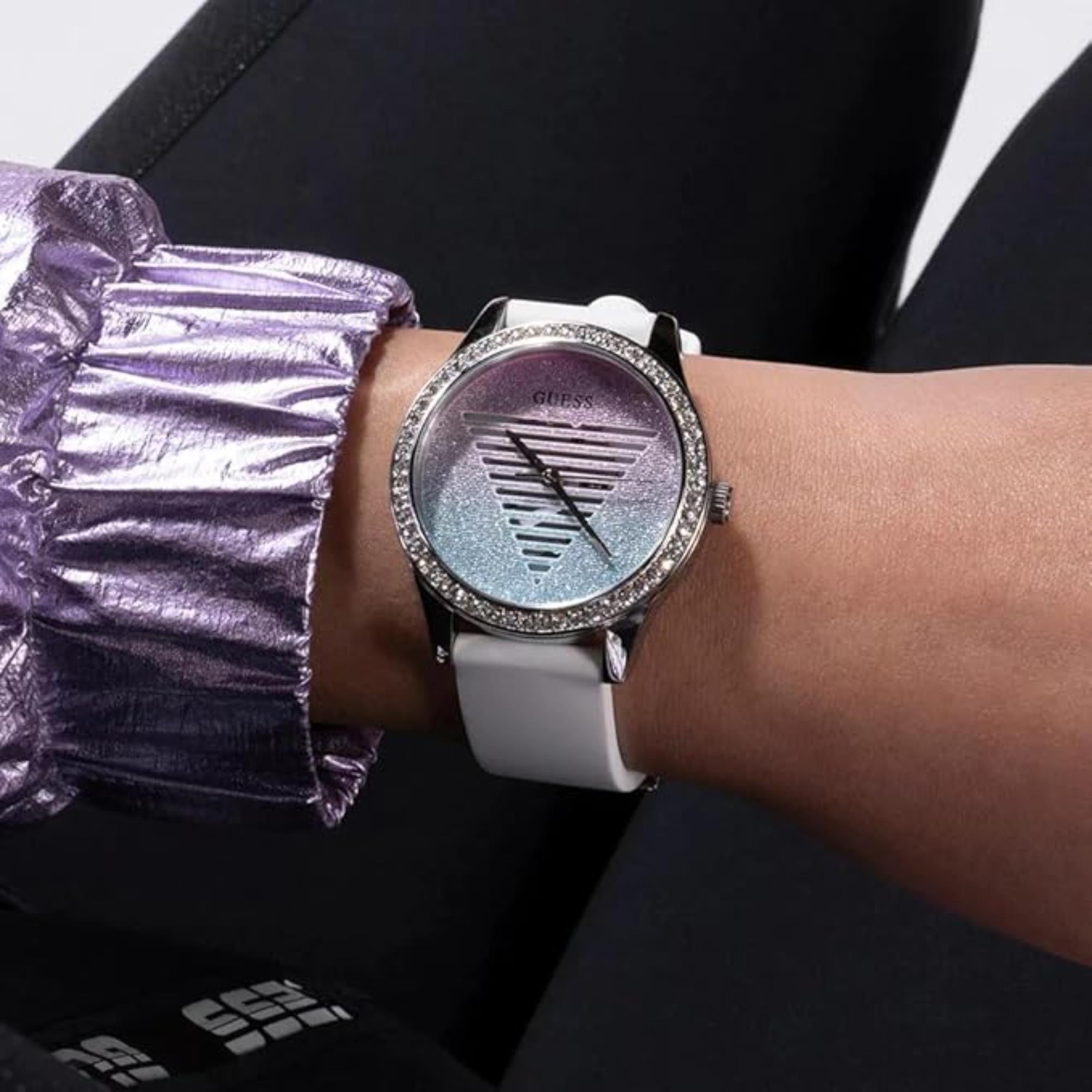 Guess Glitzernde blaue Silikonarmband Damen Uhr GW0530L5