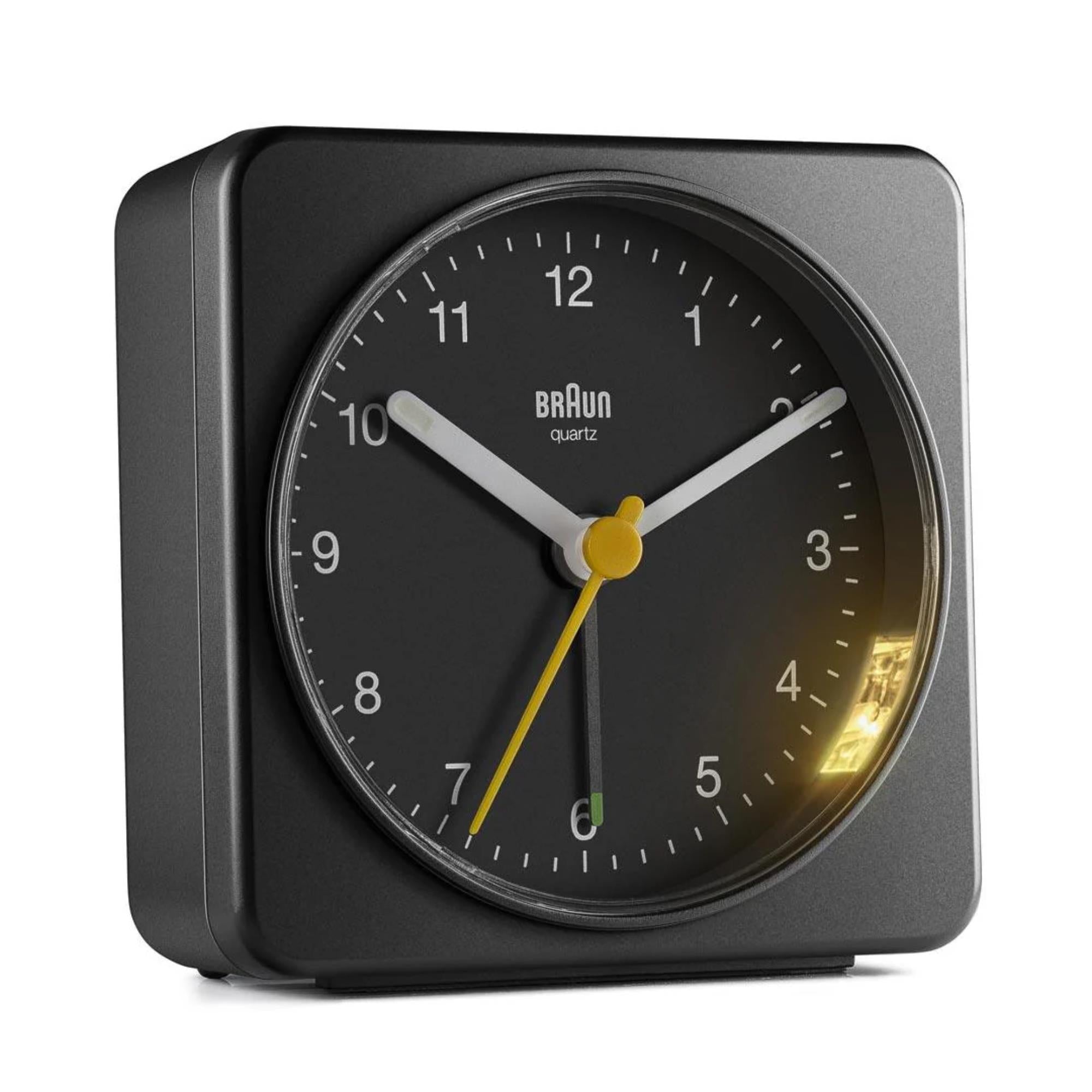 Braun Classic Quarz Schwarzes Zifferblatt Wecker BC03B