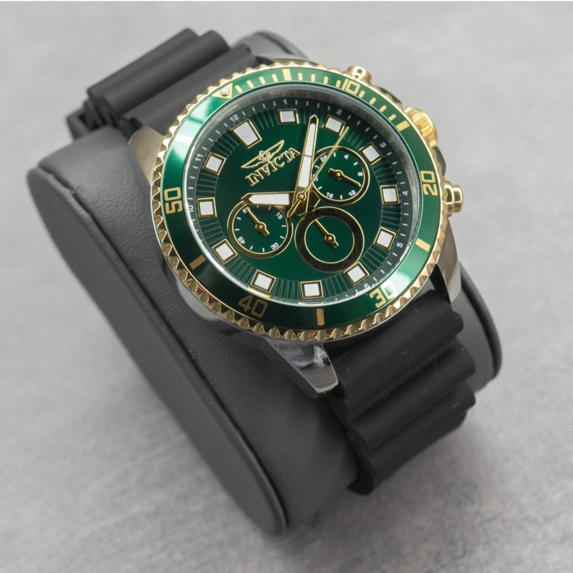 Invicta Pro Diver Quarz Chronograph Grünes Zifferblatt Silikonarmband Herrenarmbanduhr 46127