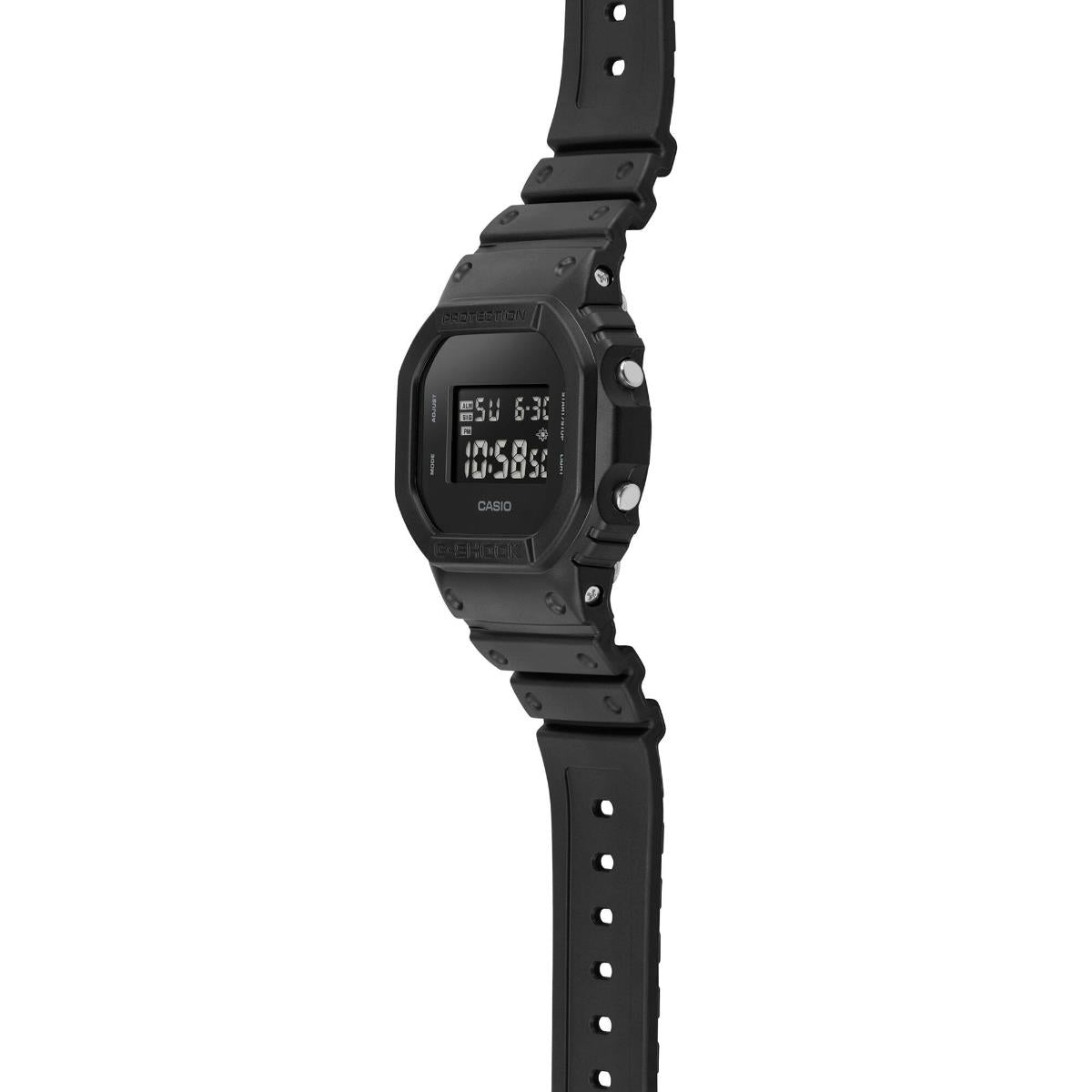 Casio G-Shock 5600 Serie Schwarze Digital Kunststoffarmband Herren Uhr DW-5600UBB-1ER