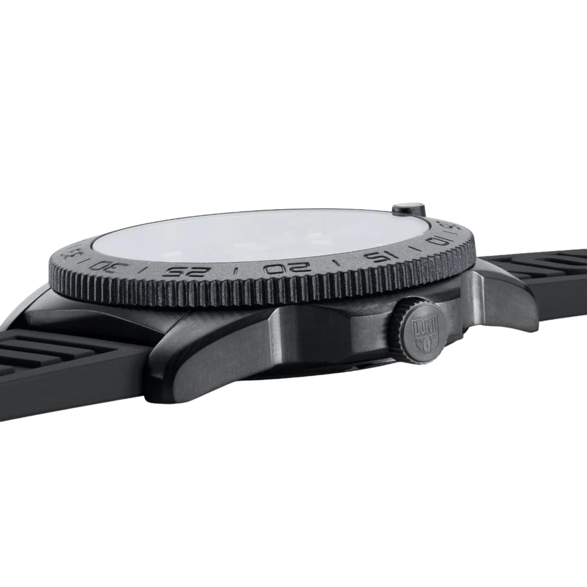 Luminox Pacific Diver 44mm Black Dial Rubber Mens Quartz Watch XS.3121.BO.1