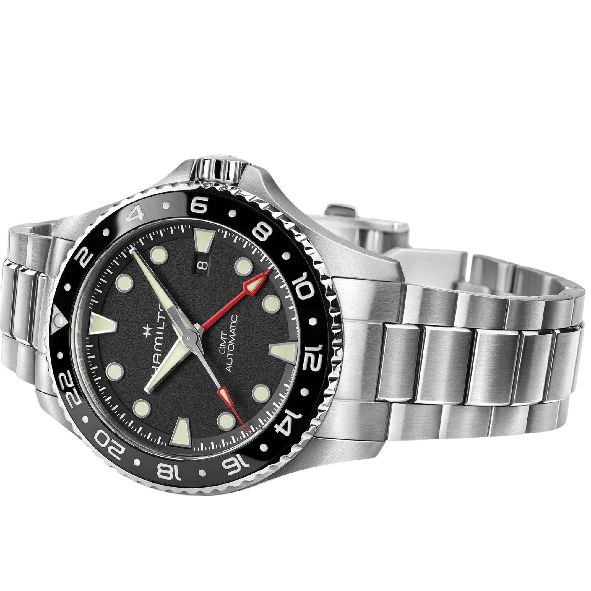 Hamilton Khaki Navy H82555130 case and bracelet close-up